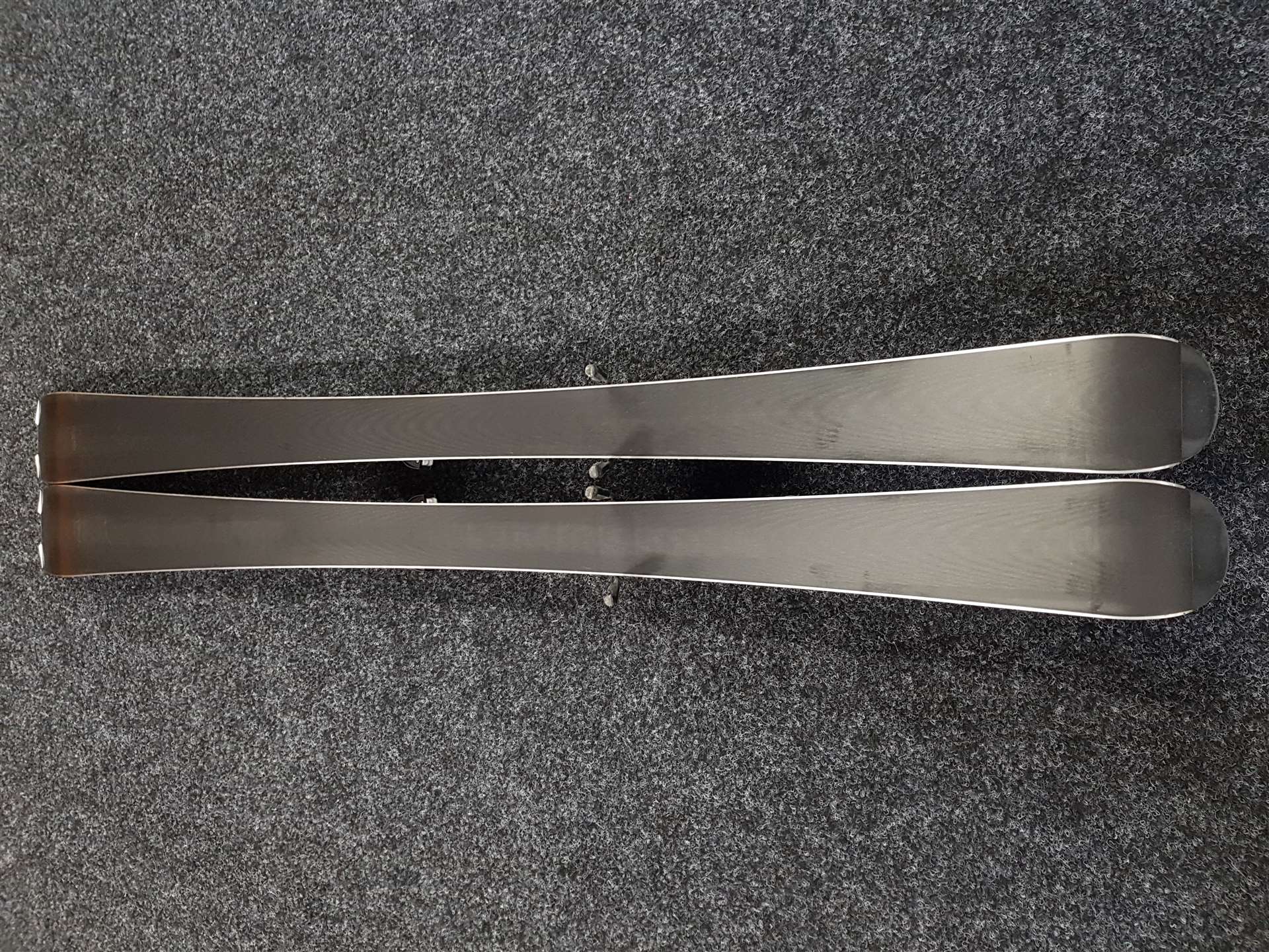 Sci HEAD Shape 3.0 usati + attacchi Tyrolia 10.0