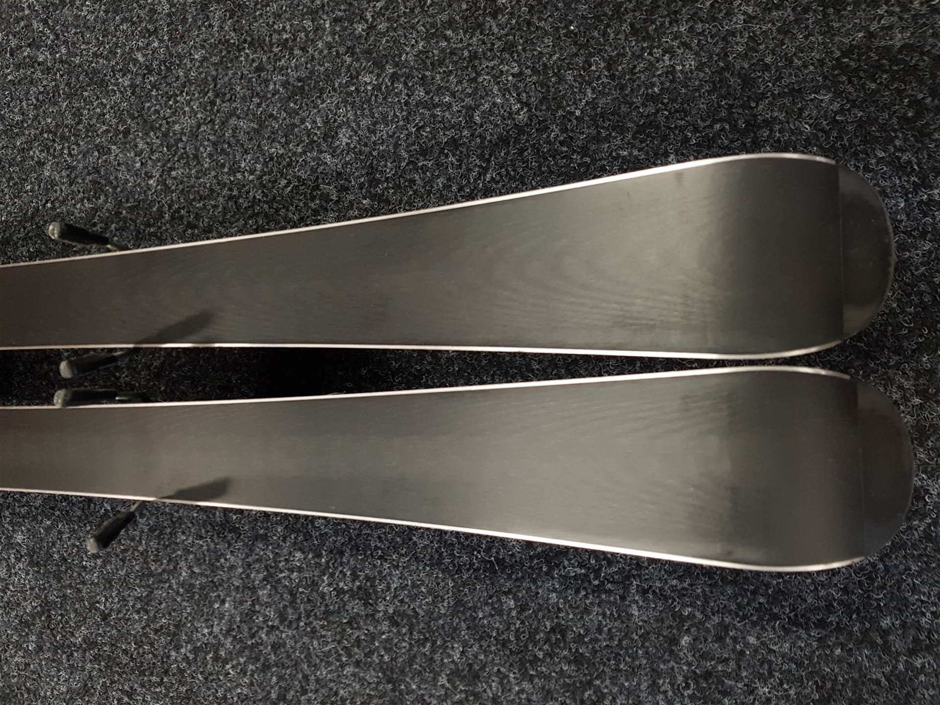 Sci HEAD Shape 3.0 usati + attacchi Tyrolia 10.0