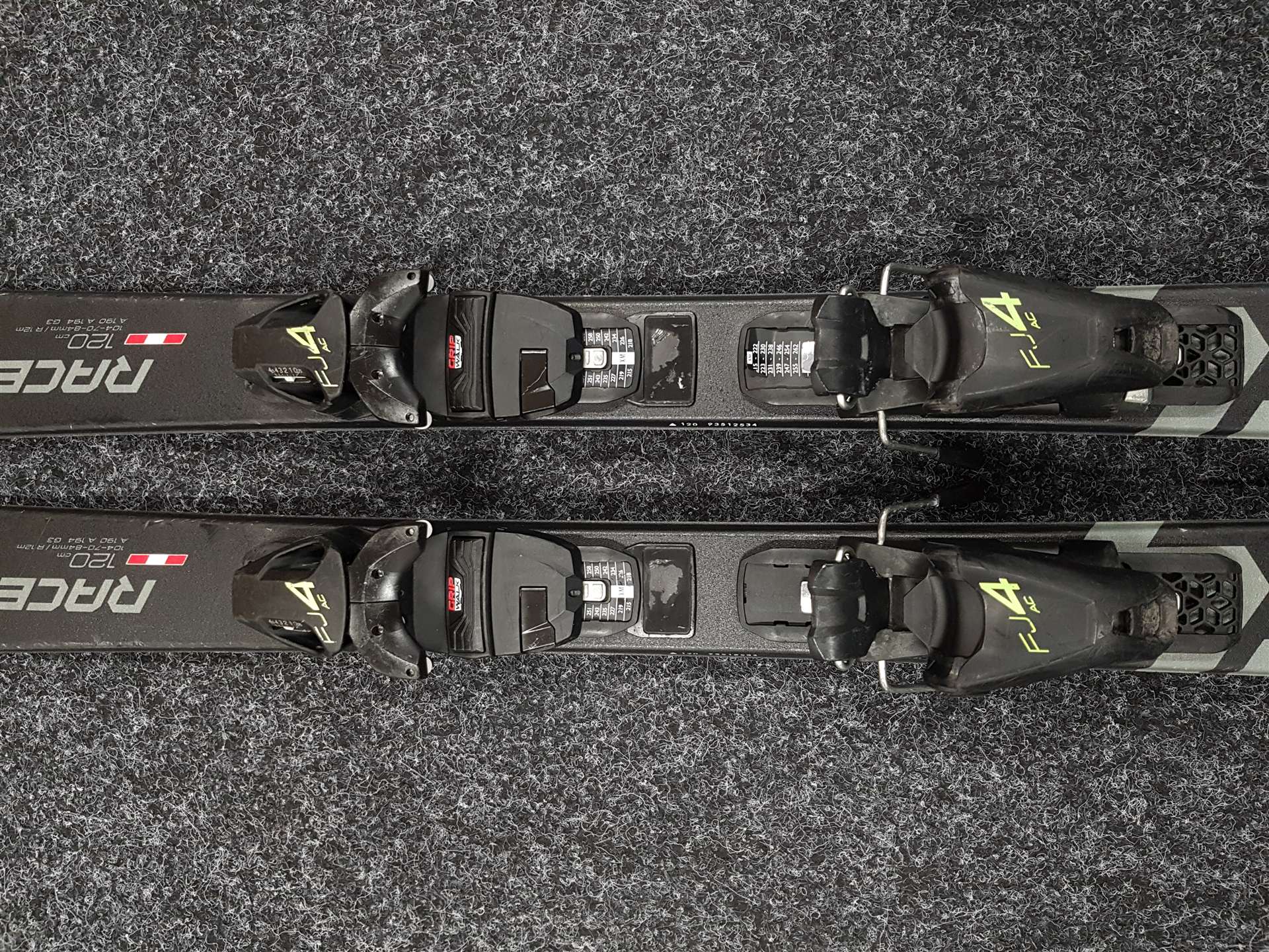 Gebrauchte Kinderski FISCHER Race 120 + Fischer FJ 4 AC Bindungen