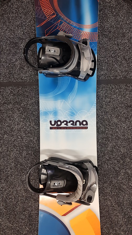 Bazárový snowboard Pale Button