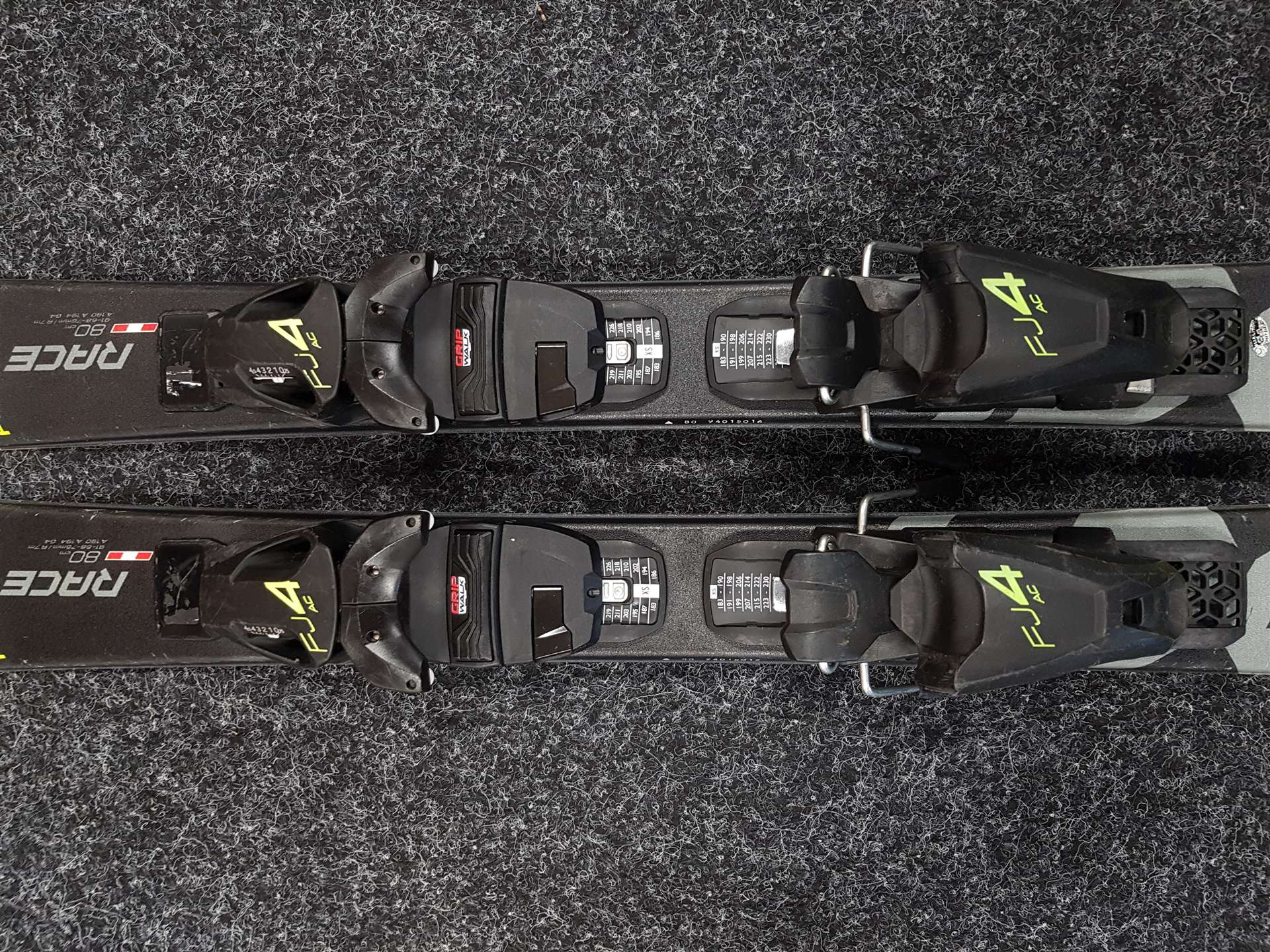 Použité detské lyže FISCHER Race + viazanie Fischer FJ 4