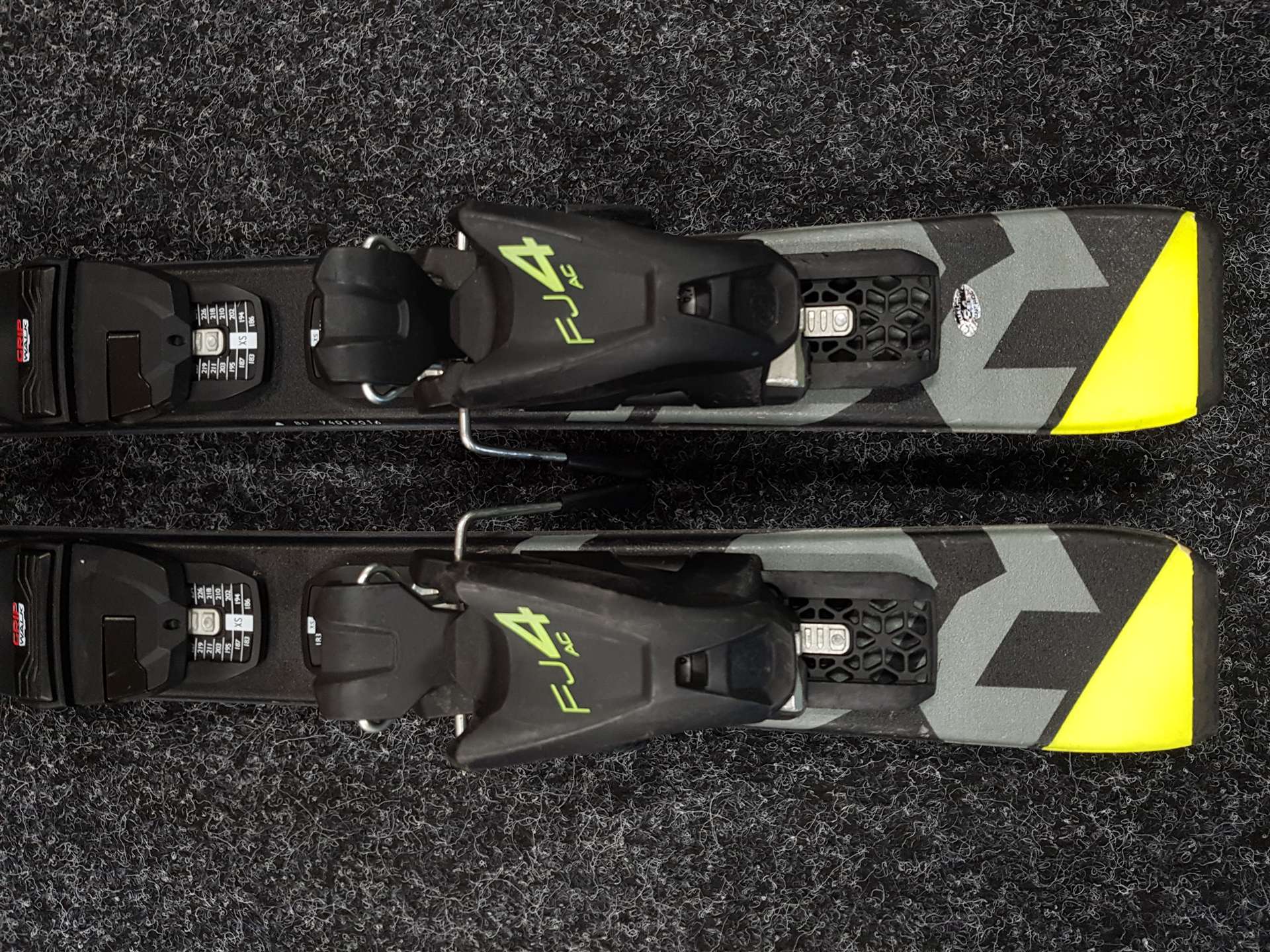 Použité detské lyže FISCHER Race + viazanie Fischer FJ 4