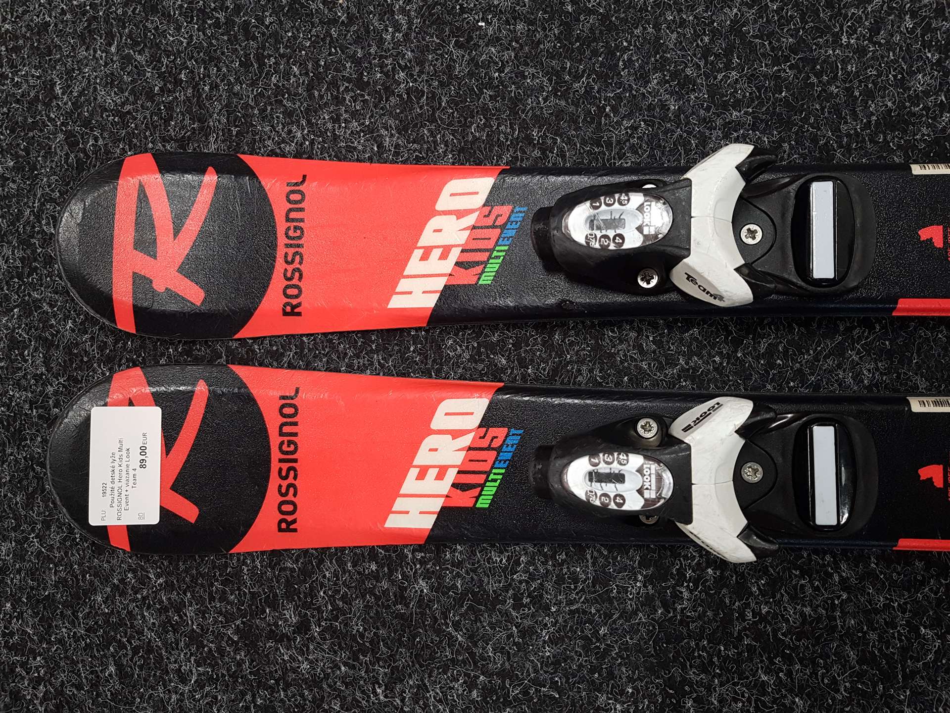 Skis enfant d'occasion ROSSIGNOL Hero Kids Multi Event + fixations Look Team 4