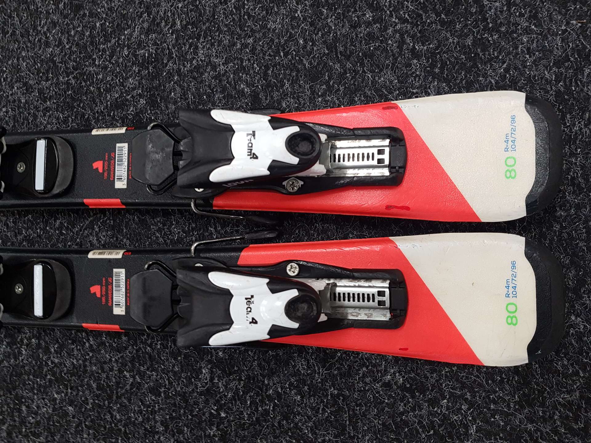 Skis enfant d'occasion ROSSIGNOL Hero Kids Multi Event + fixations Look Team 4