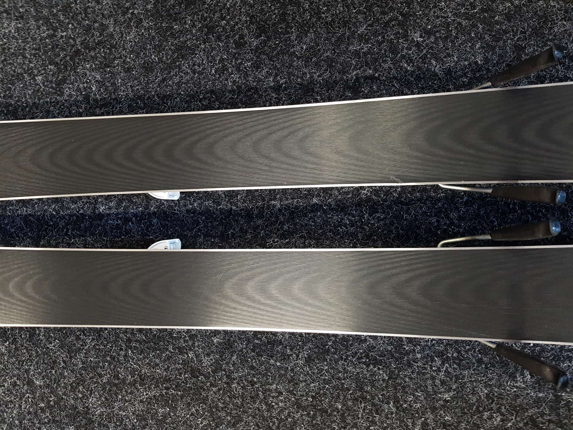 Skis ARTIS 2 d'occasion + fixations Tyrolia PR 11