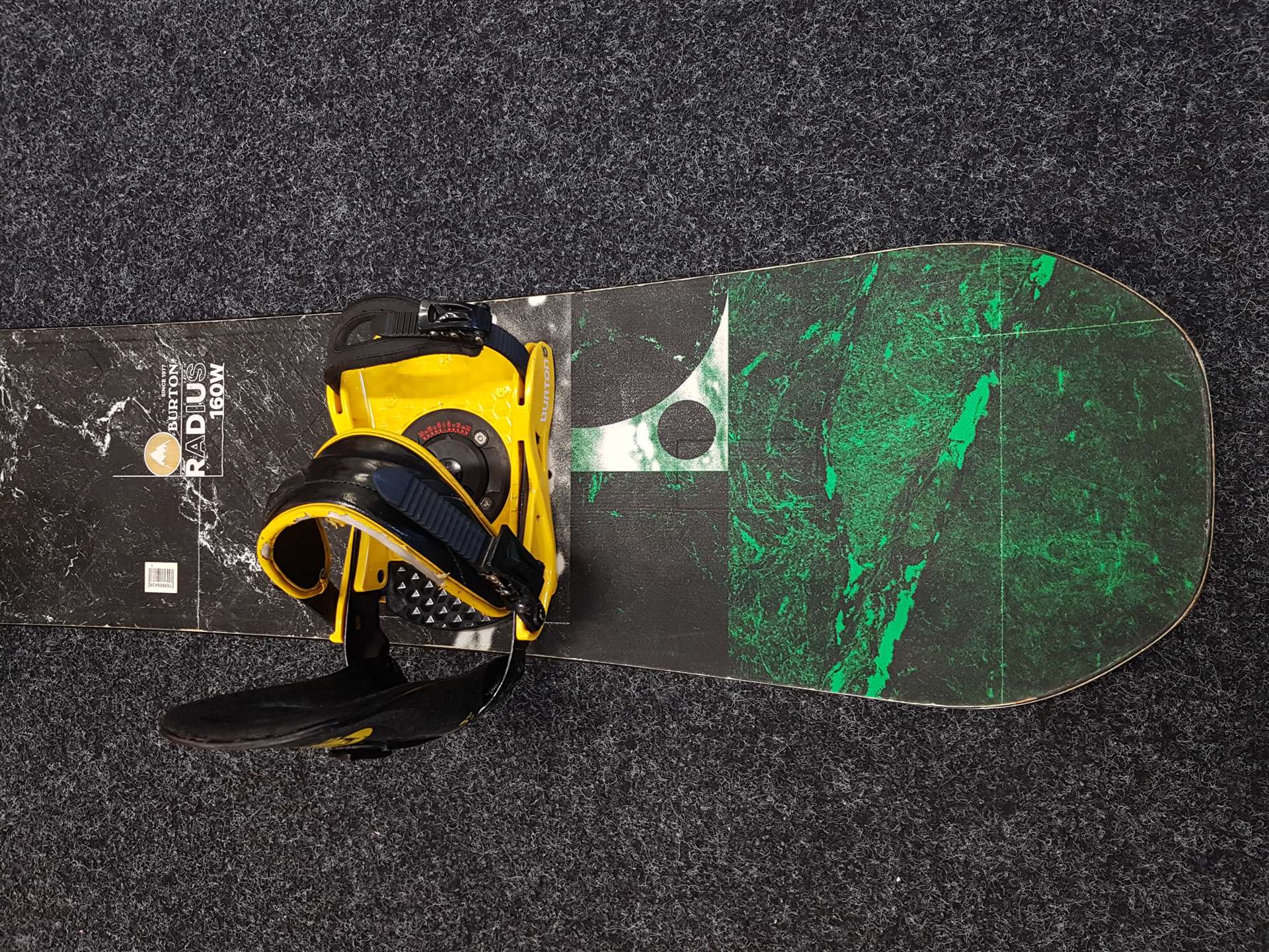 Použitý snowboard BURTON Radius 160W + viazanie Burton veľkosť L