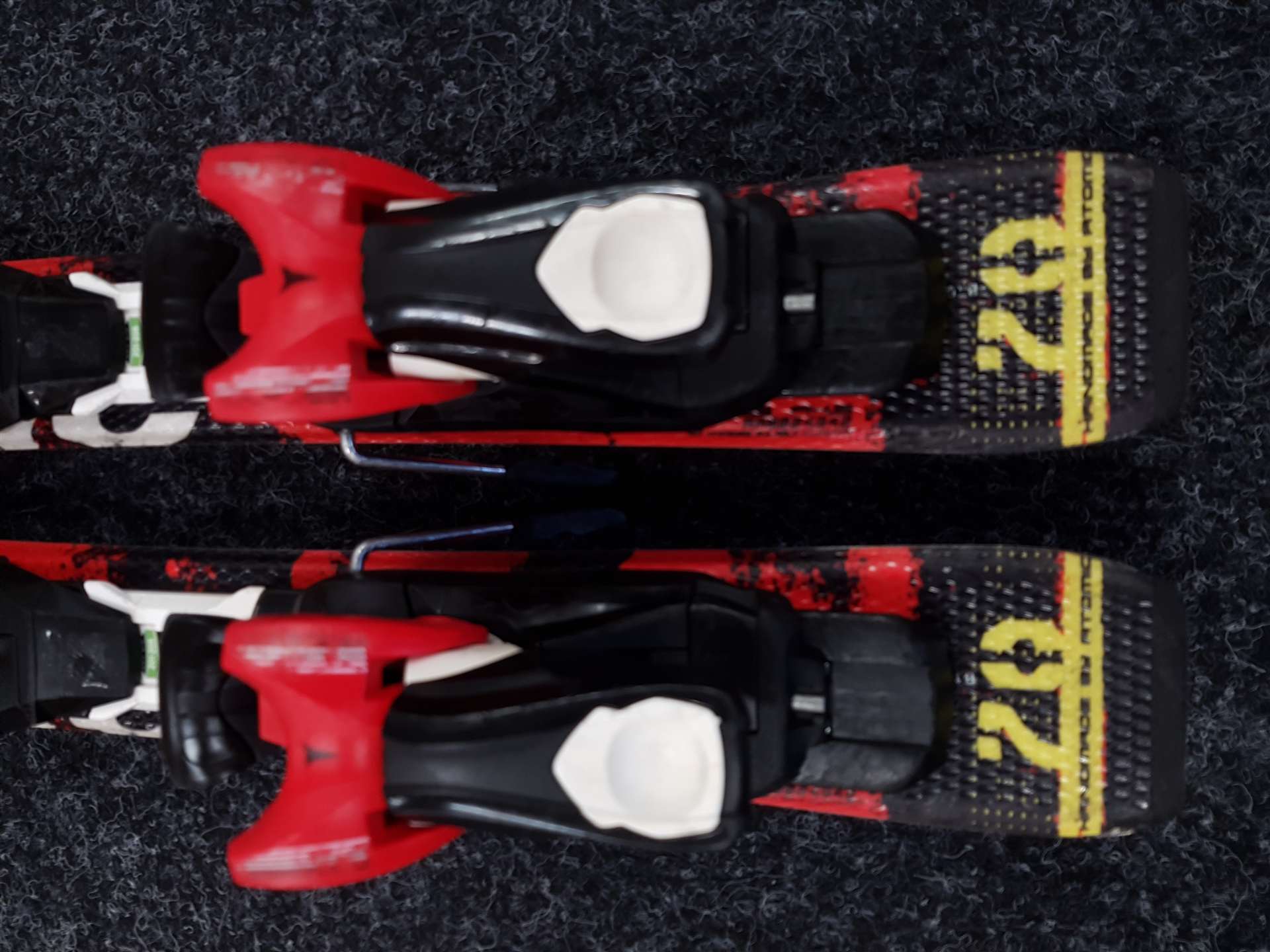 Gebrauchte Kinderski ATOMIC Redster + Atomic XTE 045 Bindungen