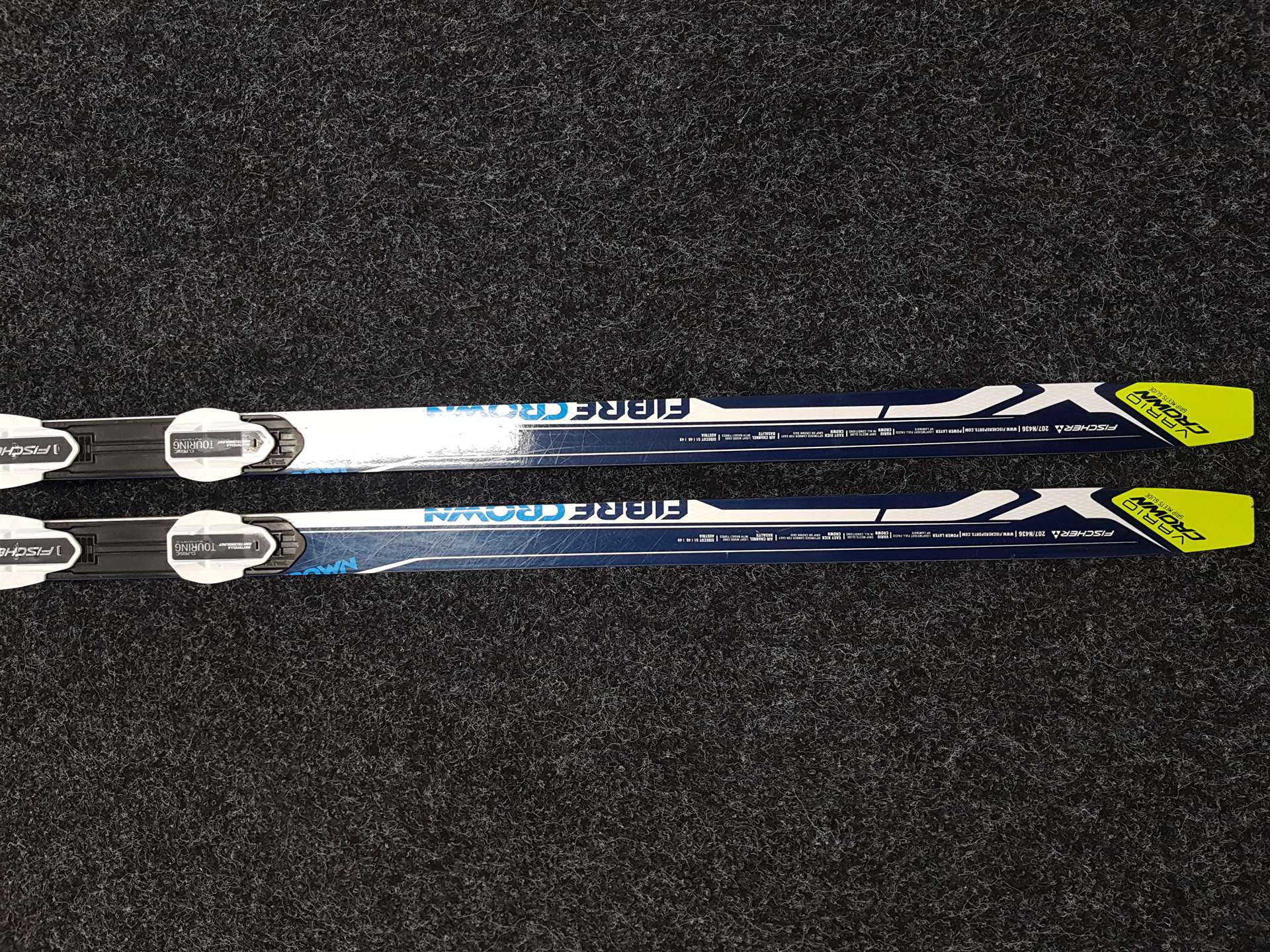 Použité běžecké lyže FISCHER FIBRE CROWN + vázání NNN Fischer