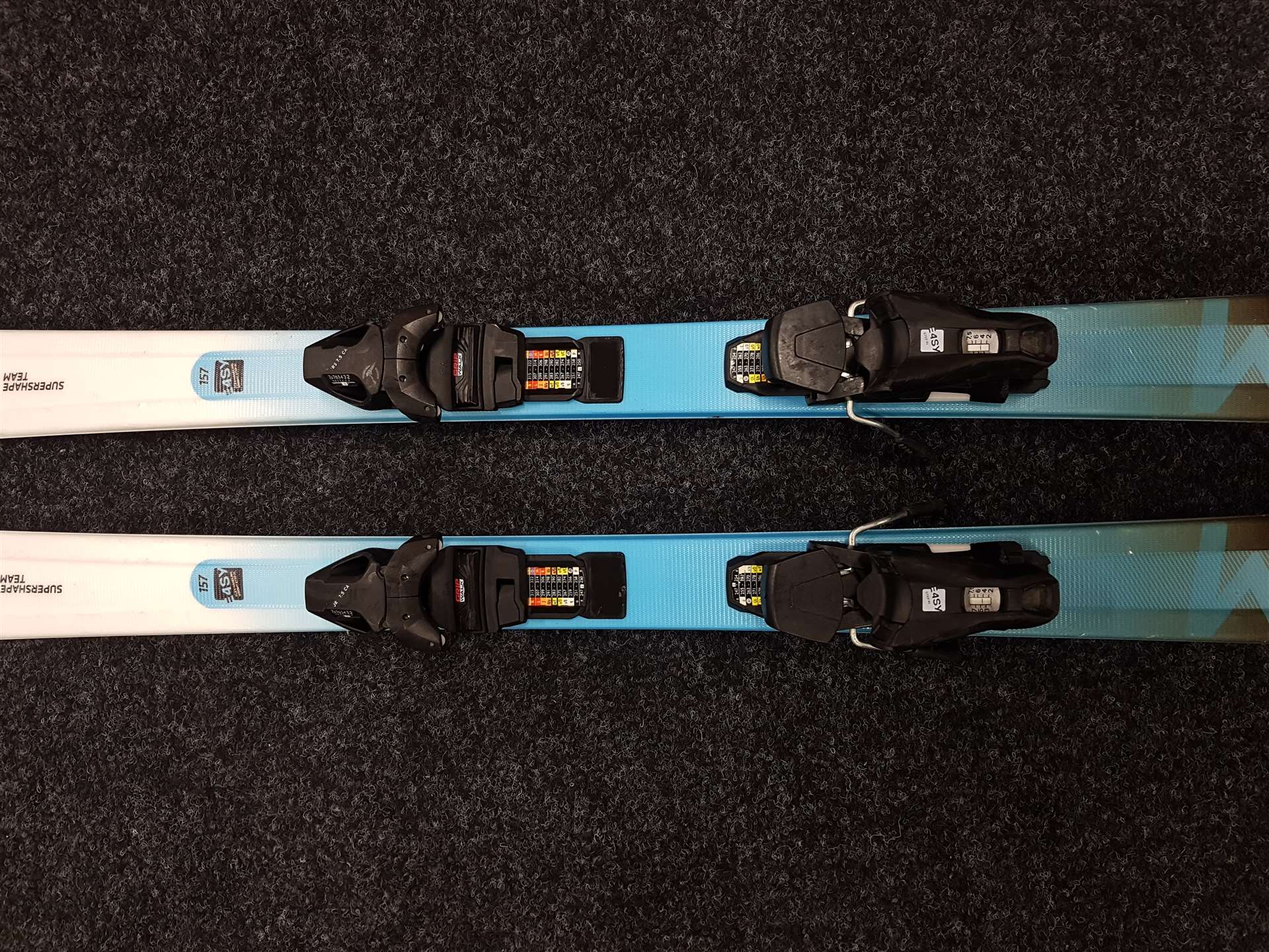 Použité lyže HEAD Super Shape Team + vázání Tyrolia JRS 7.5 CA