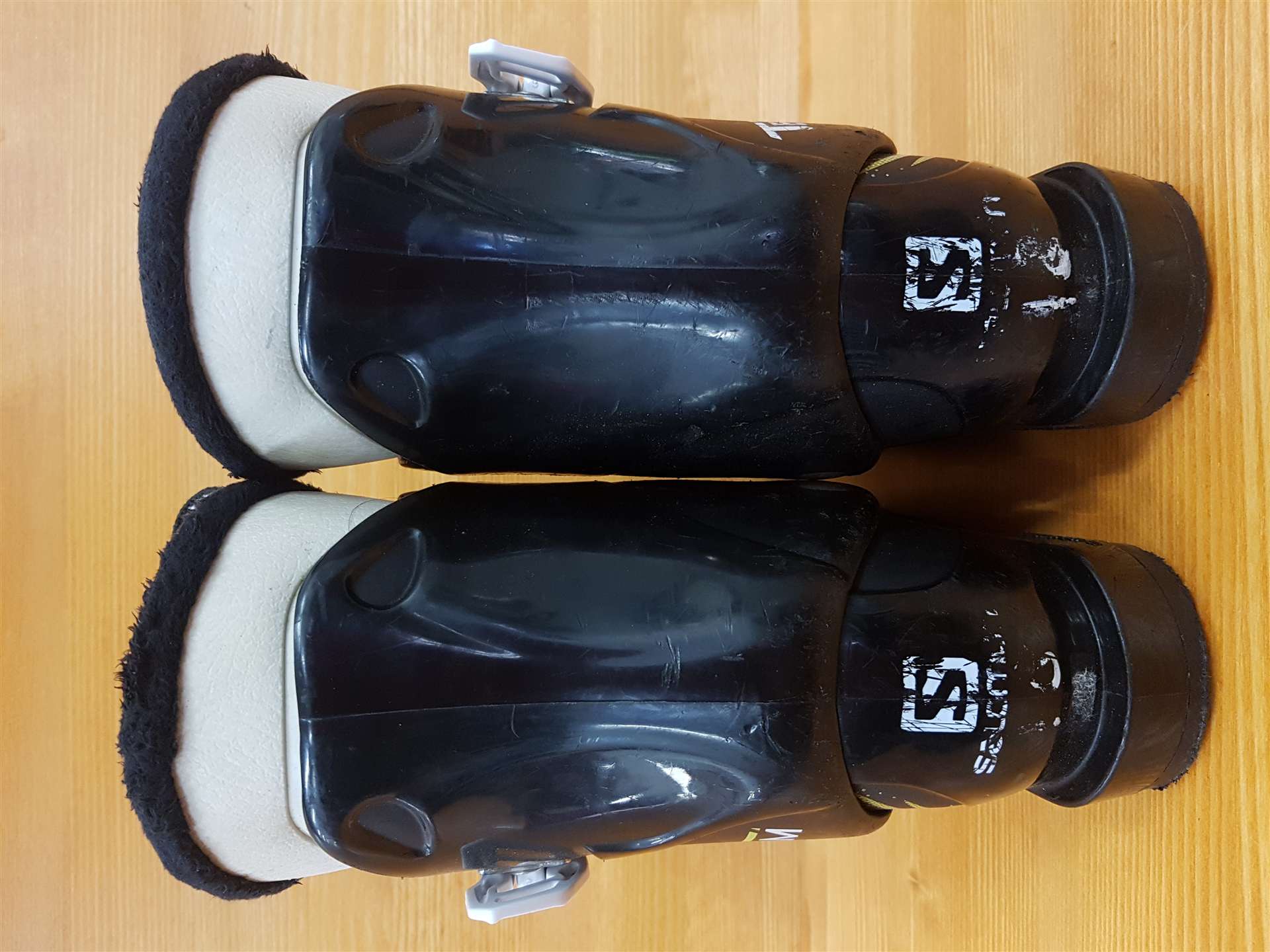 Clăpari de schi SALOMON Team folosiți