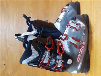 Clăpari de schi second-hand TECNICA Mega +T