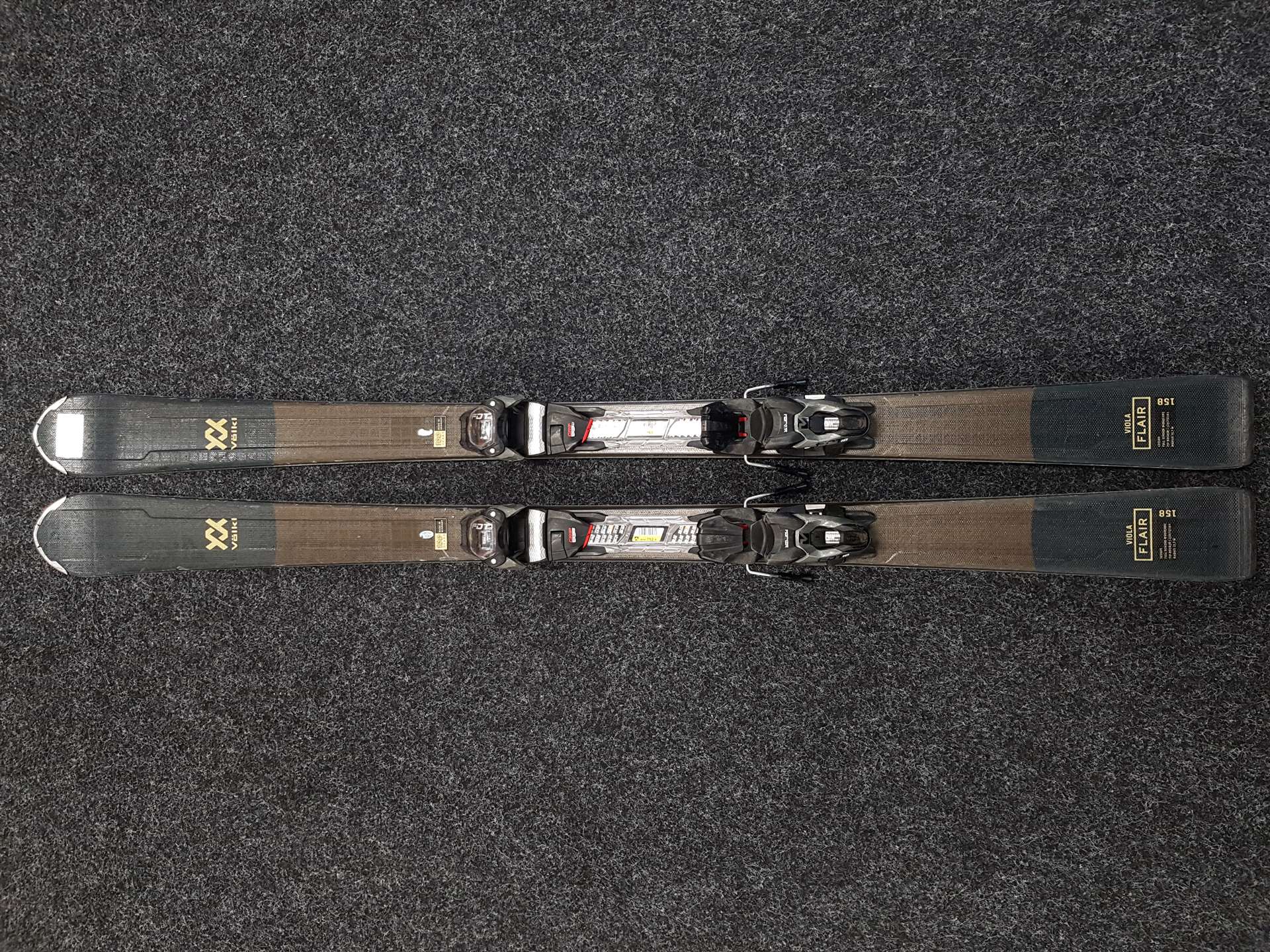 Skis VOLKL VIOLA FLAIR d'occasion + fixations Marker FDT 10