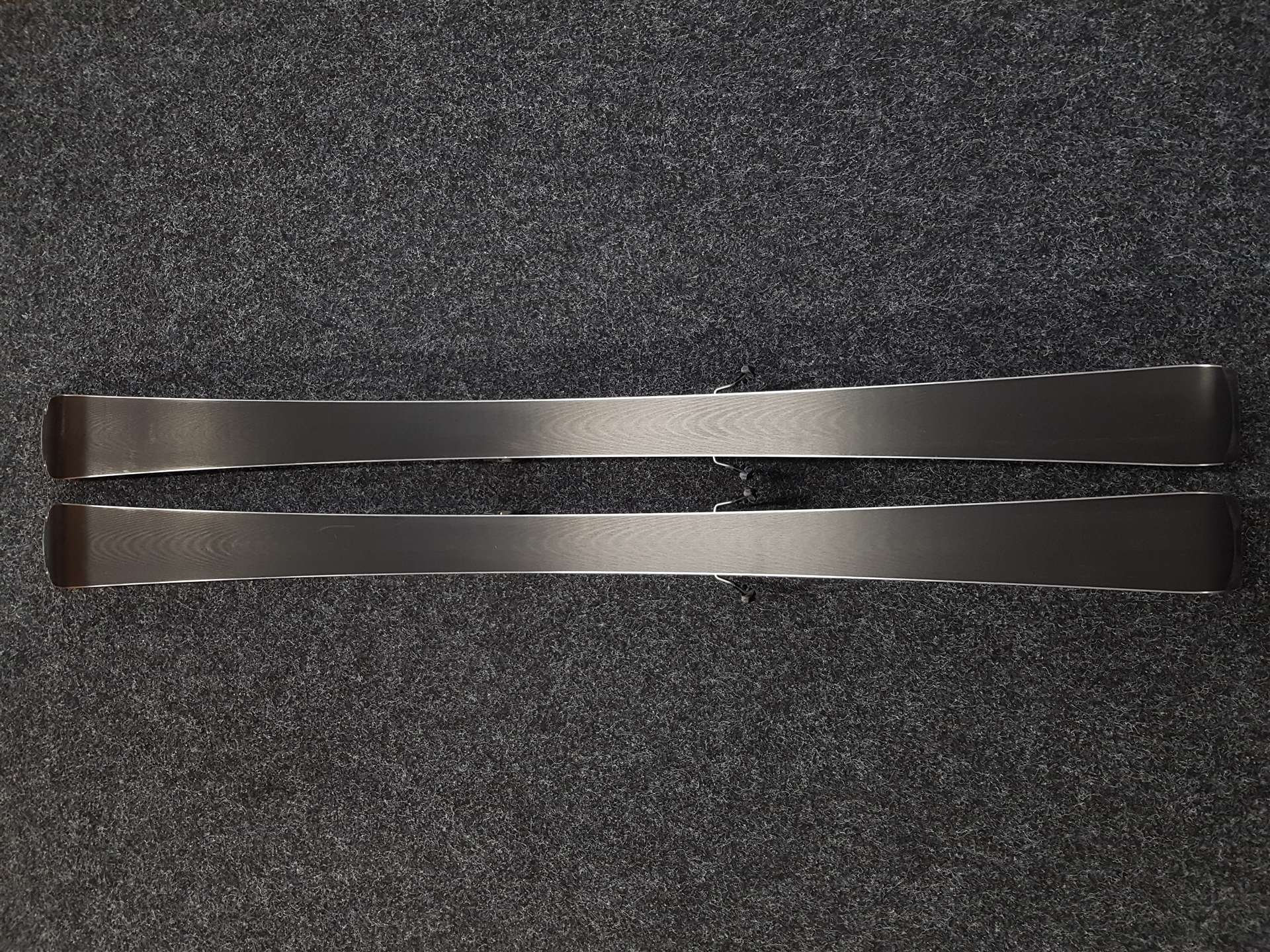 Skis VOLKL VIOLA FLAIR d'occasion + fixations Marker FDT 10