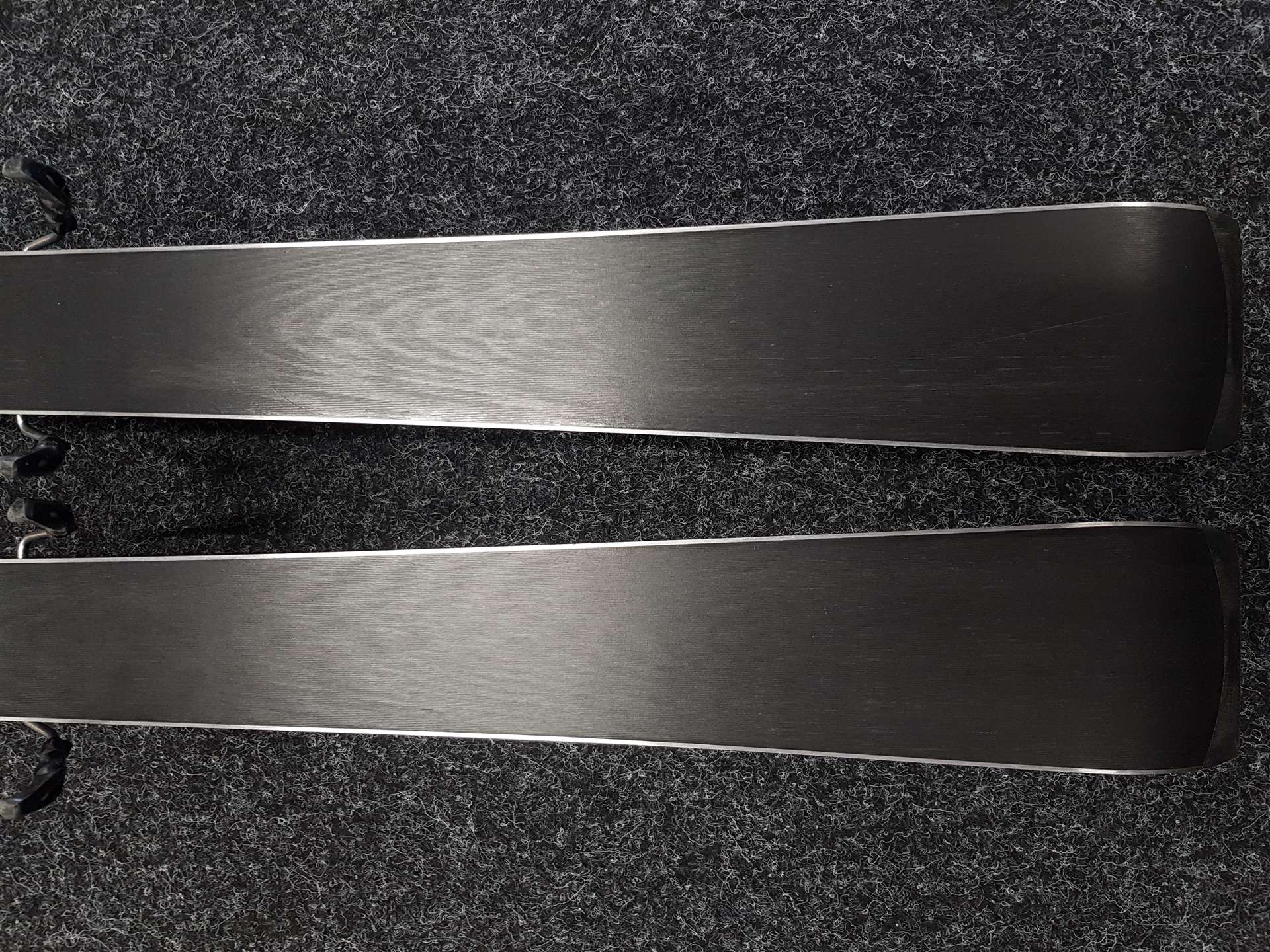 Skis VOLKL VIOLA FLAIR d'occasion + fixations Marker FDT 10