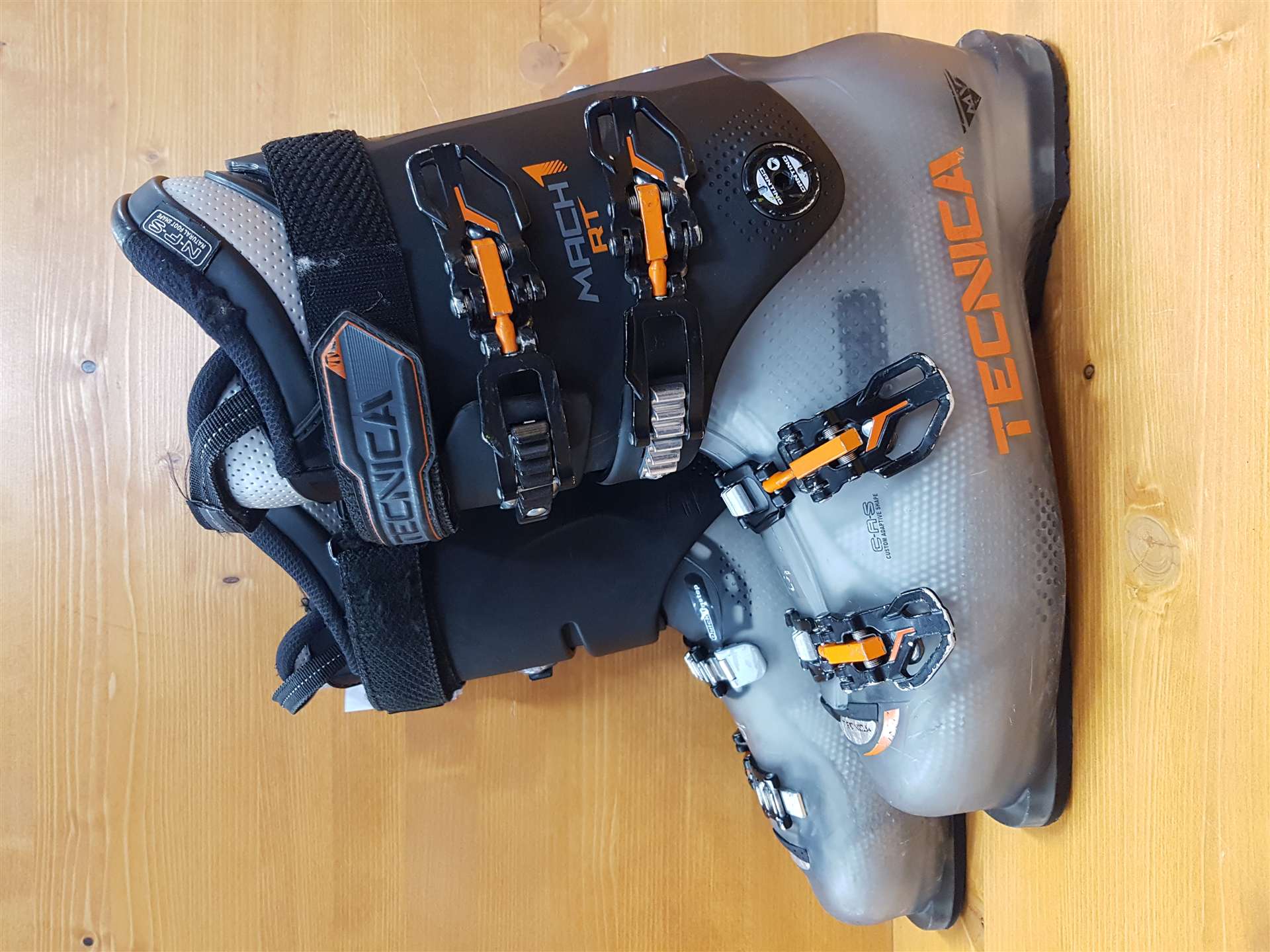 Clăpari de schi second-hand TECNICA Mach 1 RT