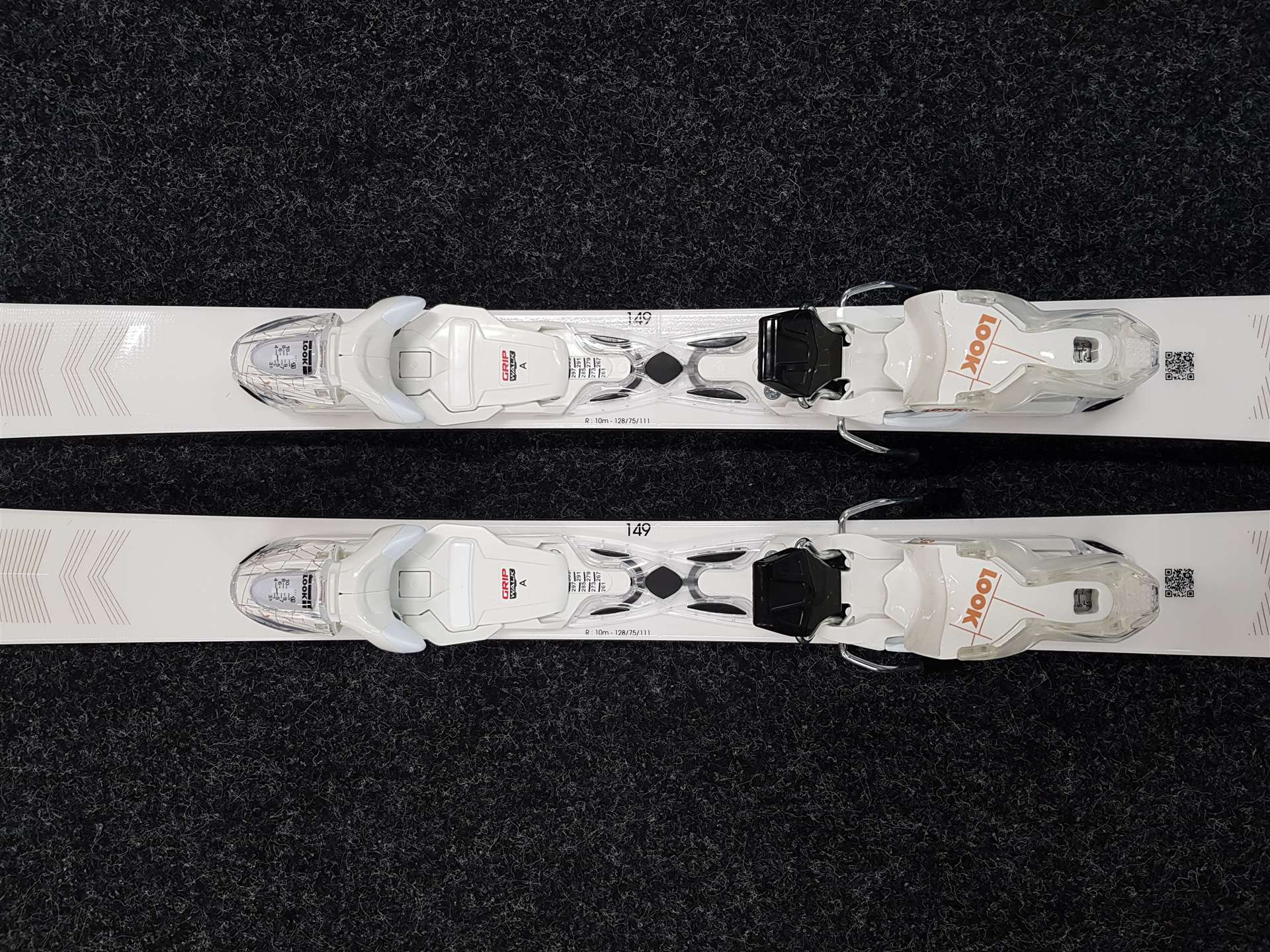 Sci ROSSIGNOL Nova 6 usati + attacchi Look Express 11