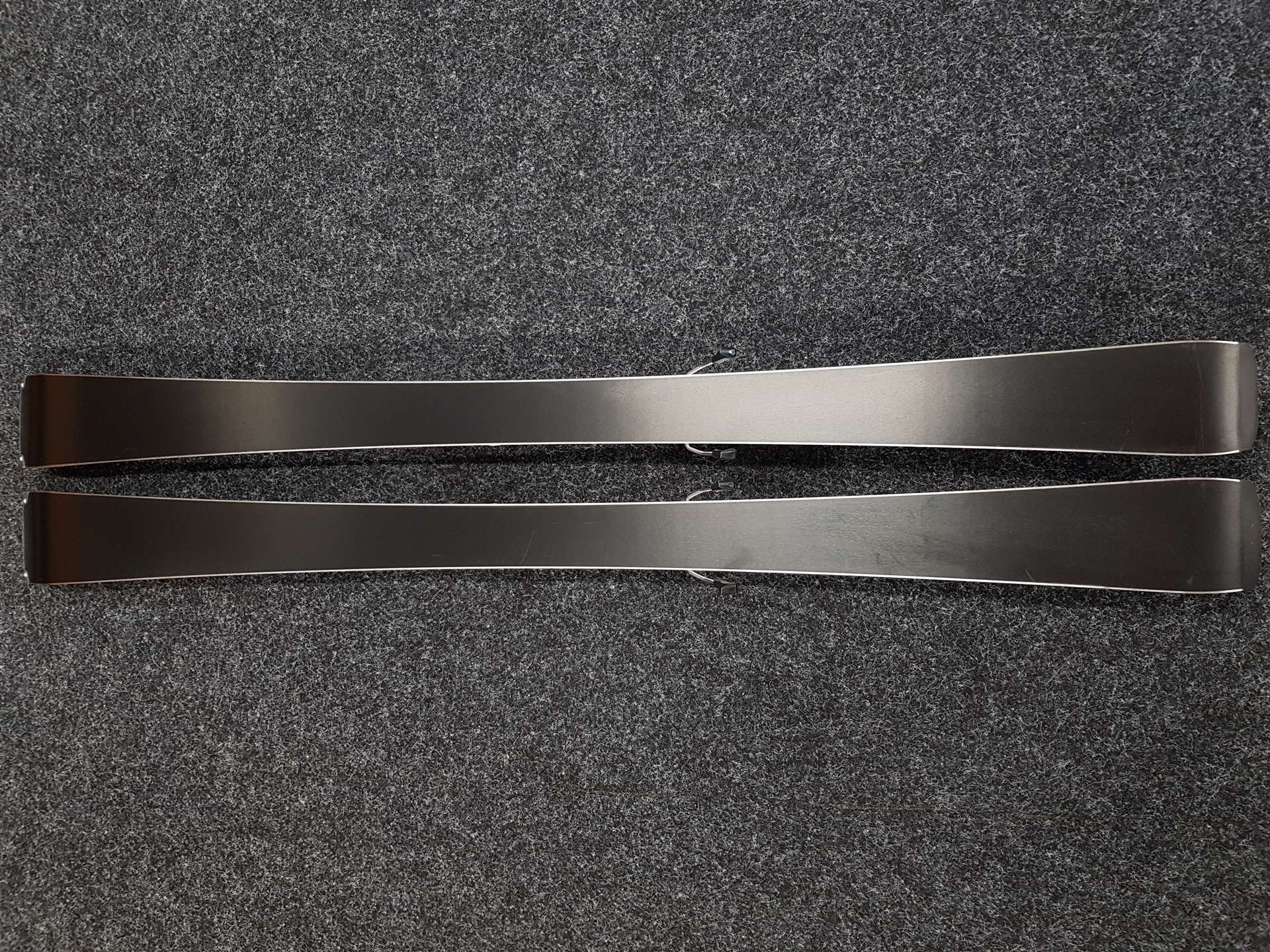 Sci ROSSIGNOL Nova 6 usati + attacchi Look Express 11