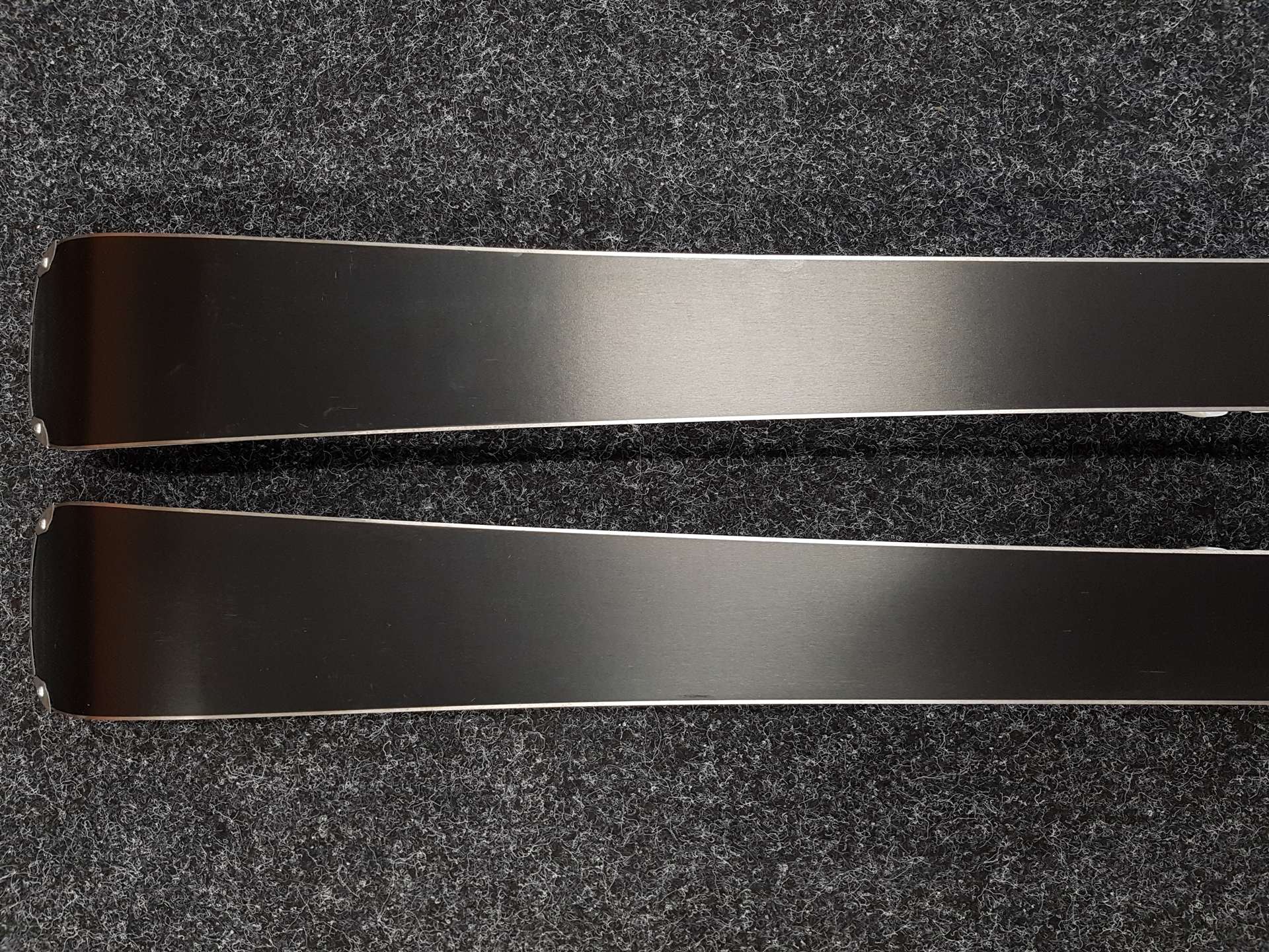 Sci ROSSIGNOL Nova 6 usati + attacchi Look Express 11