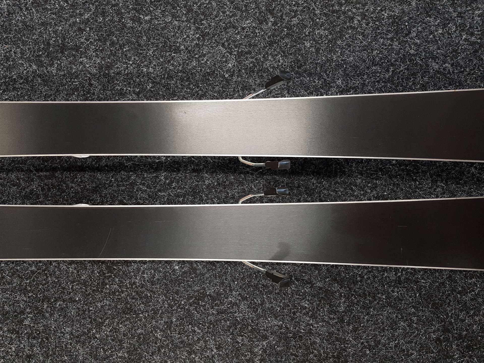 Sci ROSSIGNOL Nova 6 usati + attacchi Look Express 11