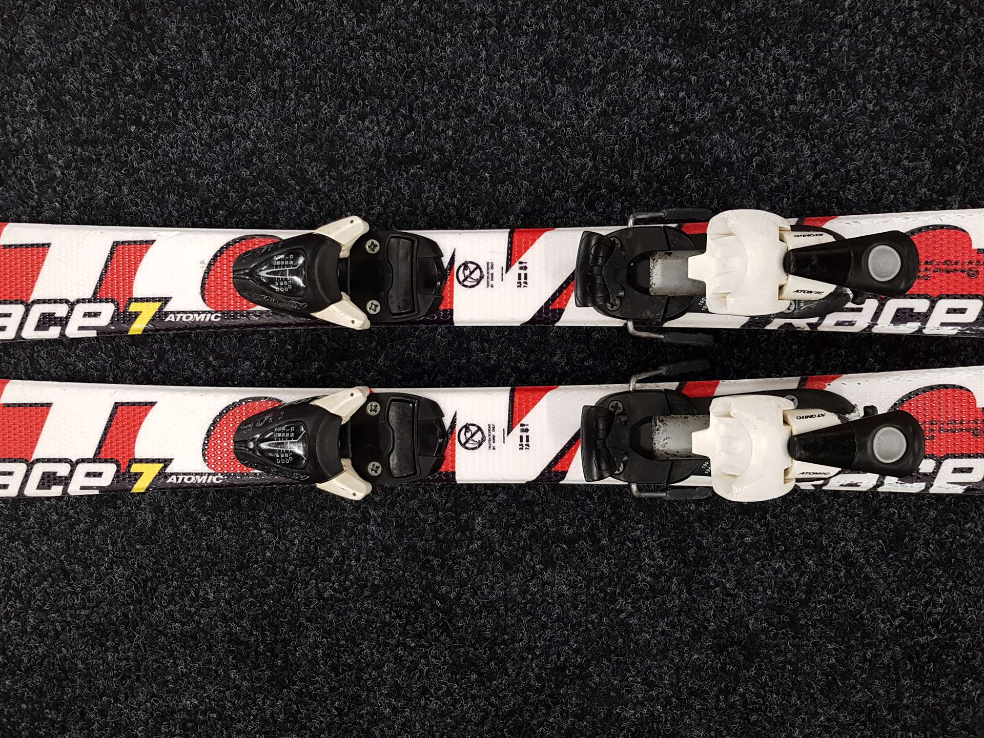 Použité lyže Atomic Race 7 + vázání Atomic Evox