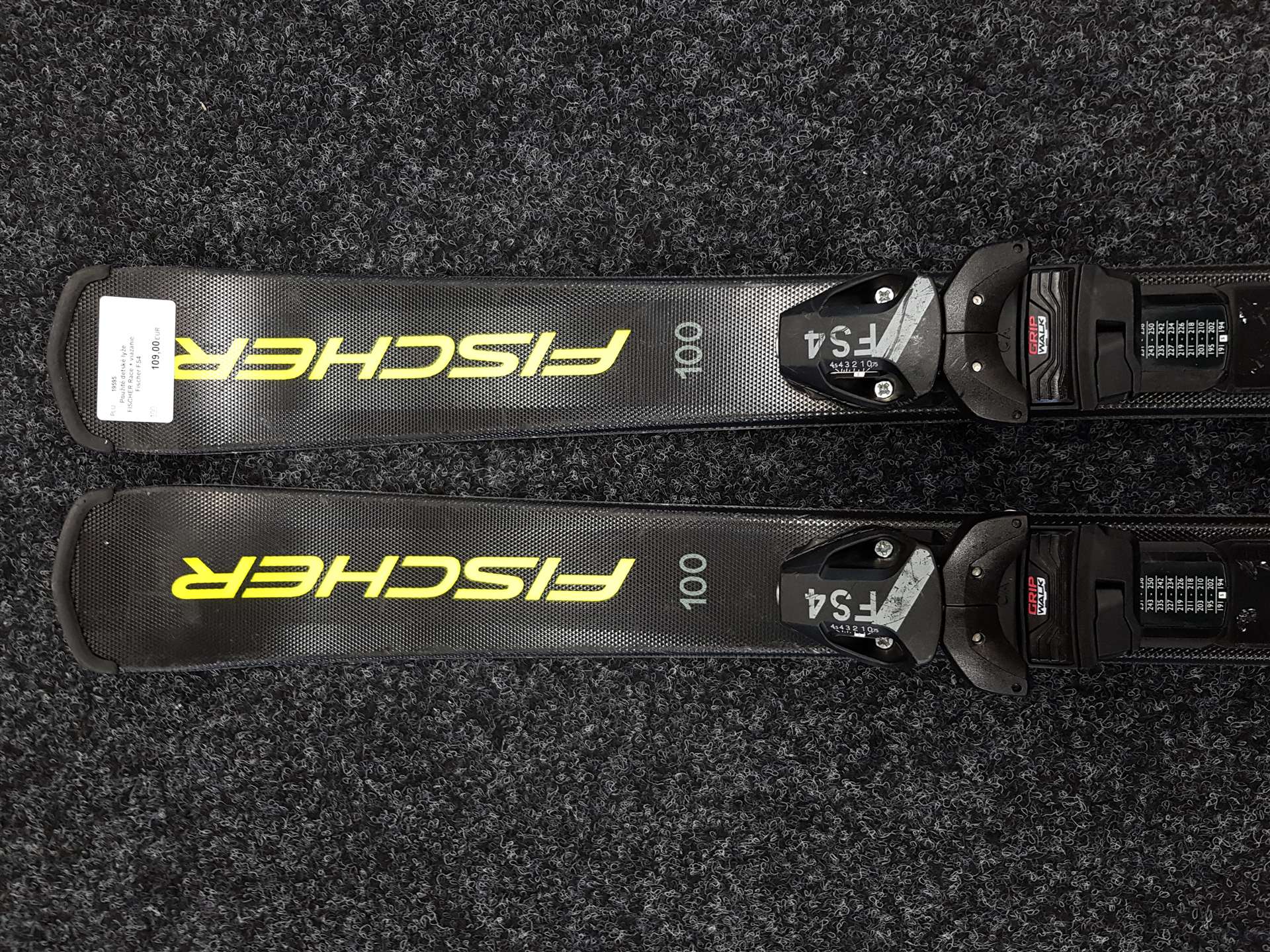 Použité dětské lyže FISCHER Race + vázání Fischer FS4