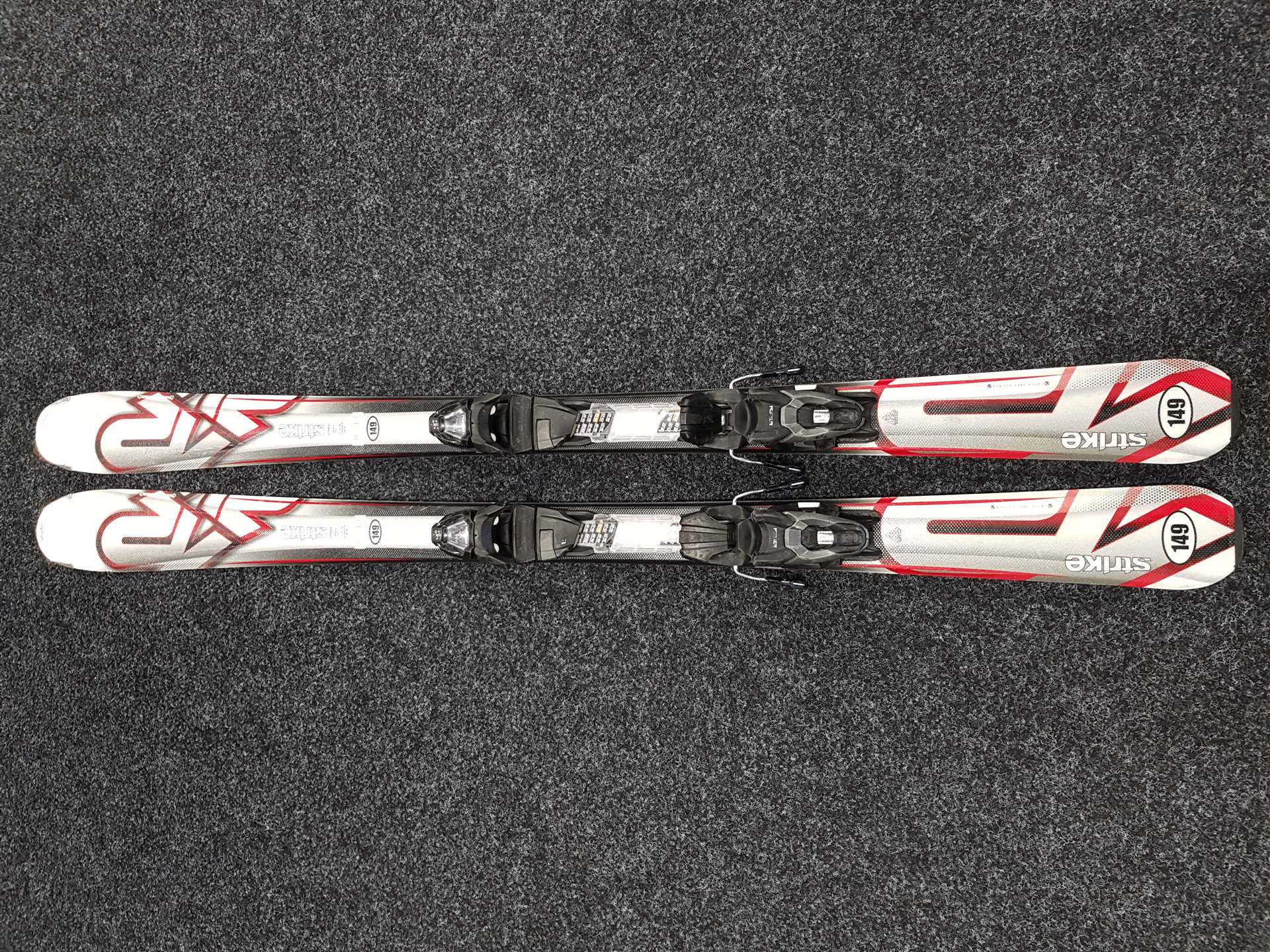 Schiuri K2 Strike folosite + legături Marker M2 10
