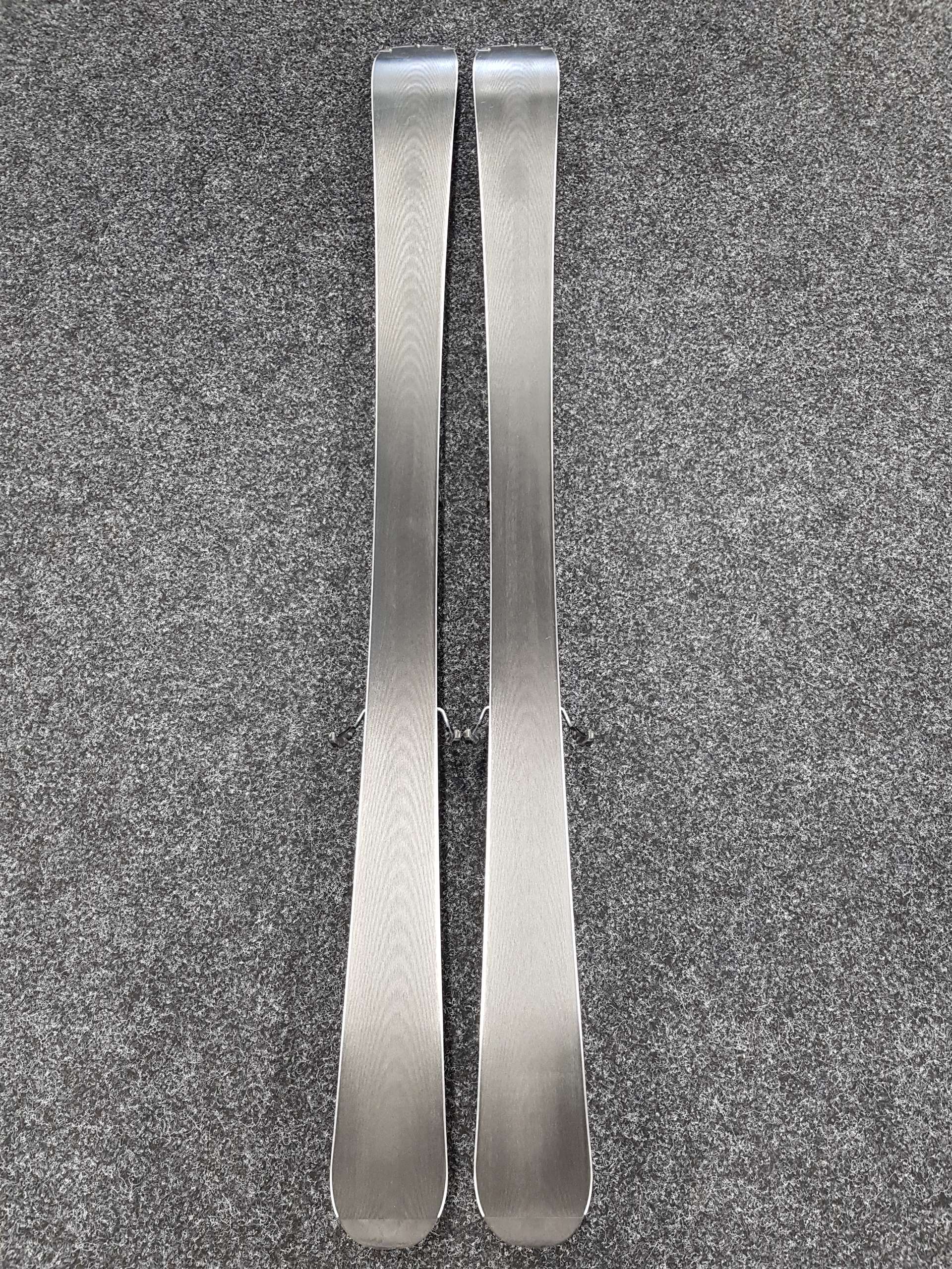 Schiuri K2 Strike folosite + legături Marker M2 10