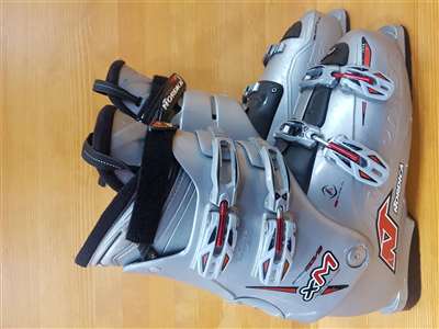 Clăpari de schi NORDICA XM second-hand