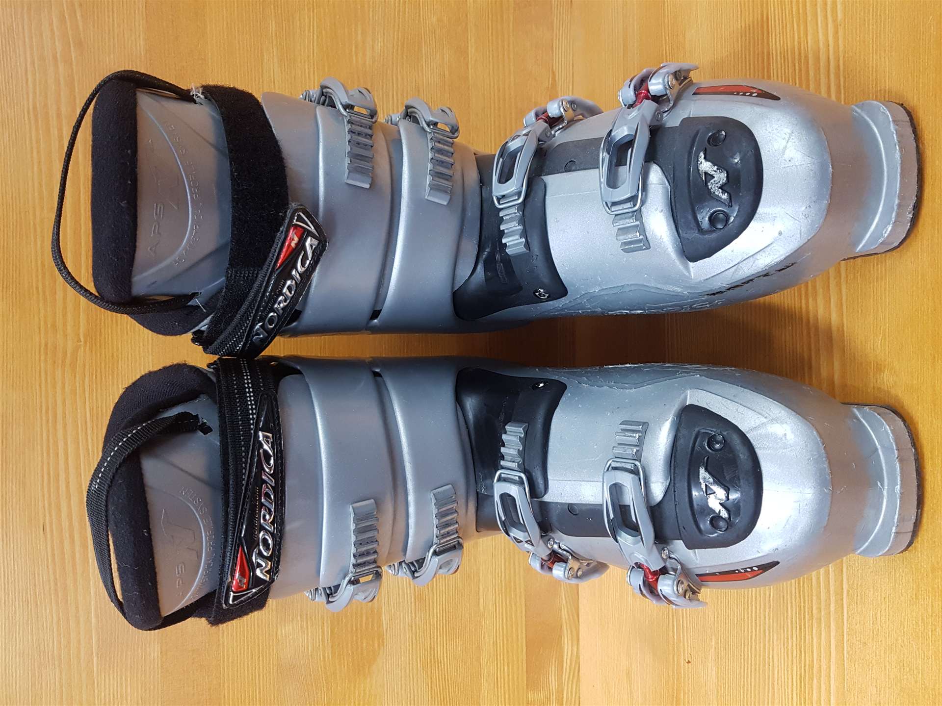 Chaussures de ski NORDICA XM d'occasion