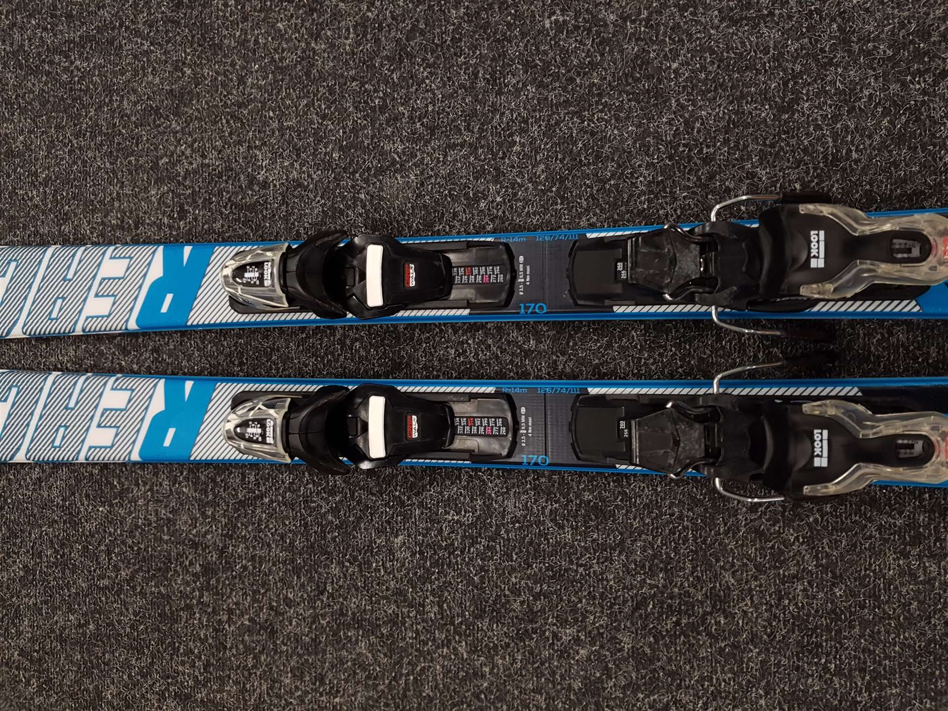 Używane narty ROSSIGNOL REACT 2 Carbon