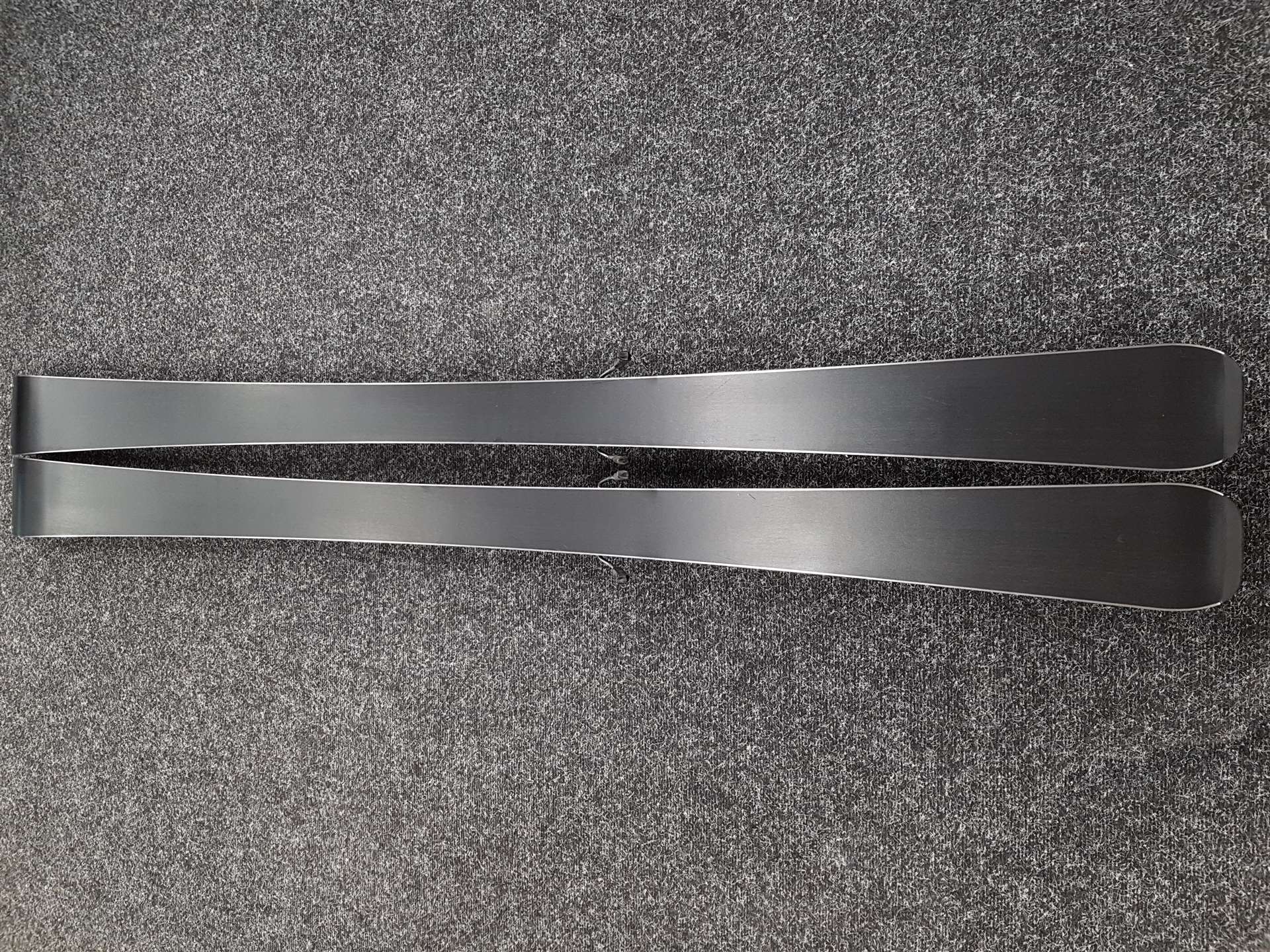 Używane narty ROSSIGNOL REACT 2 Carbon