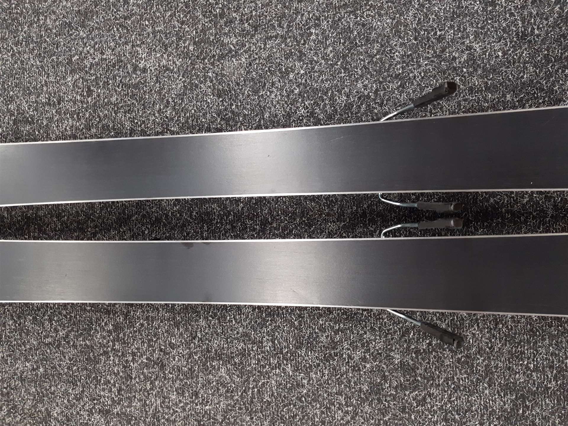Używane narty ROSSIGNOL REACT 2 Carbon