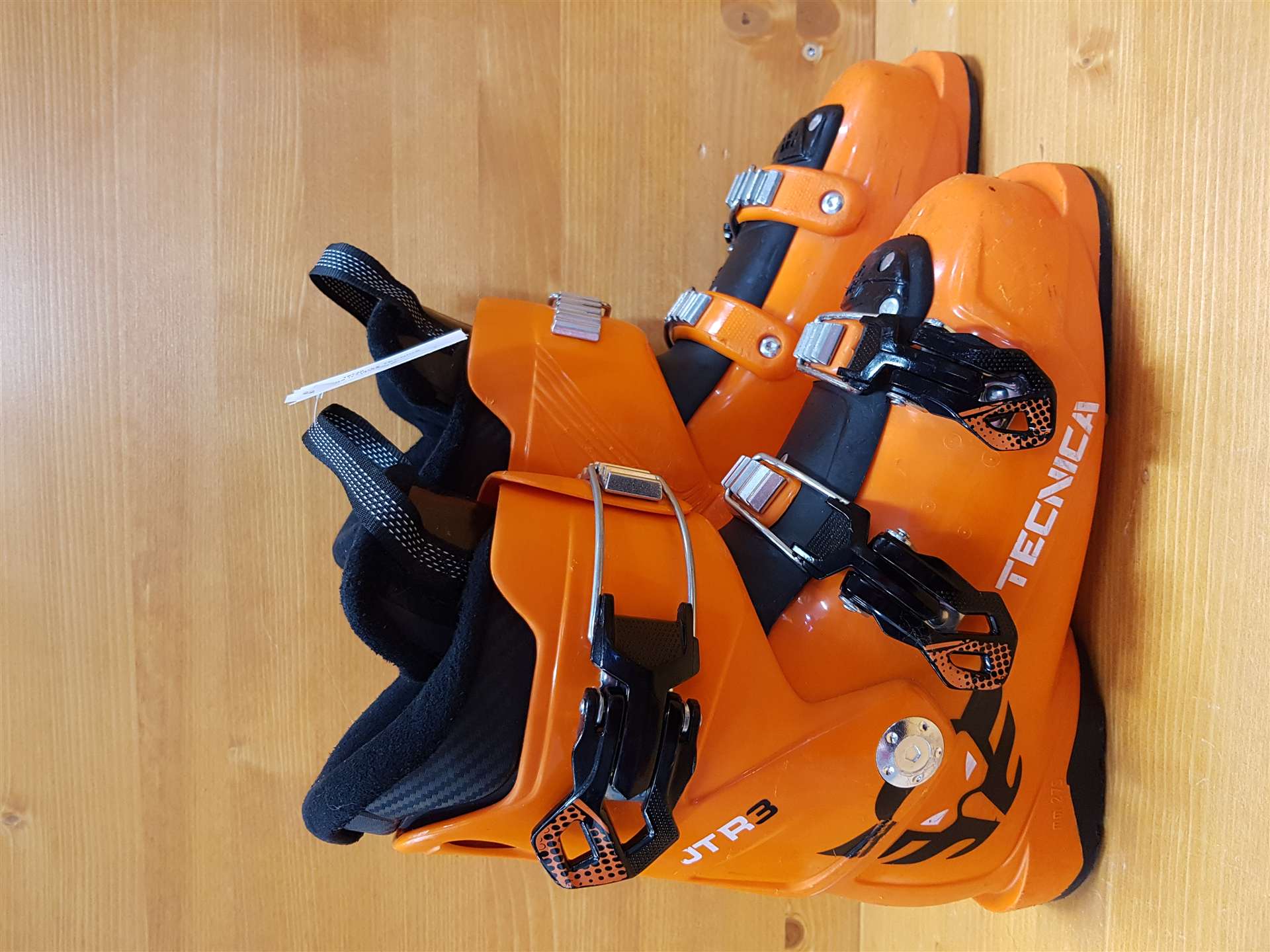 Použité lyžiarky TECNICA JTR3