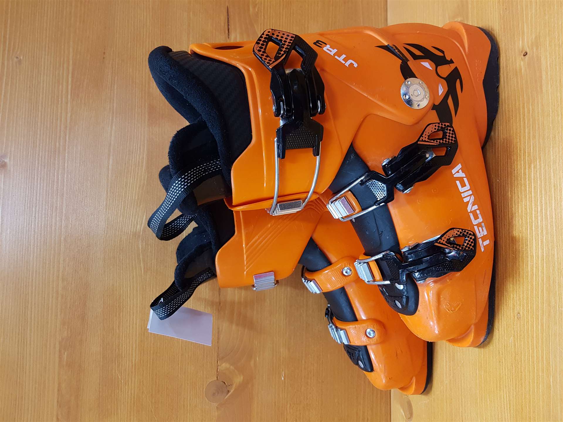 Použité lyžiarky TECNICA JTR3