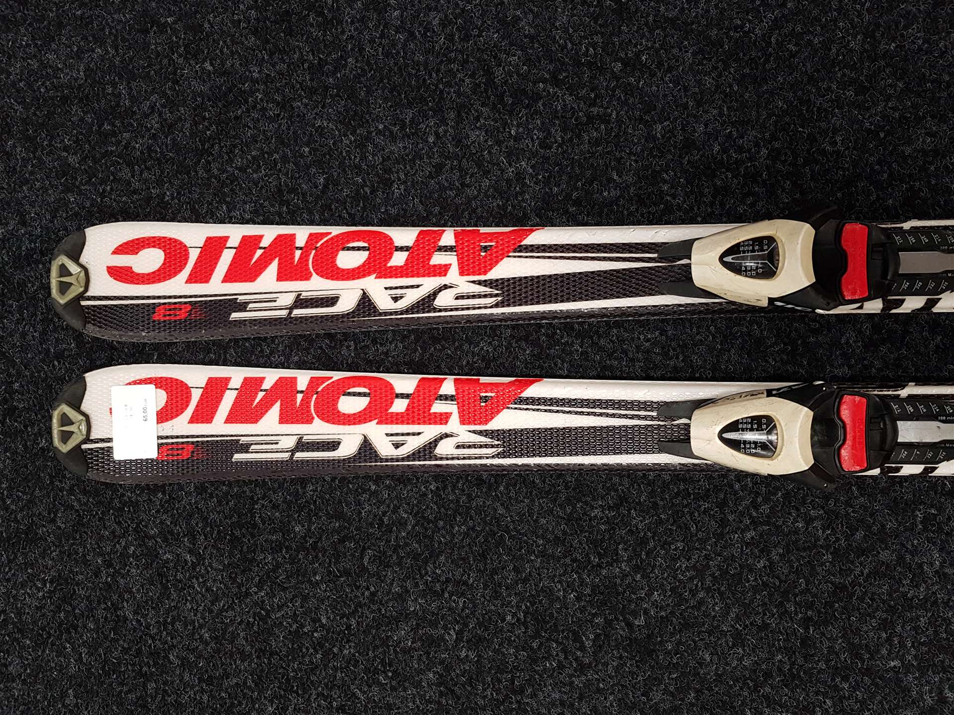 Gebrauchte Atomic Race 8 Ski + Atomic Evox Bindungen