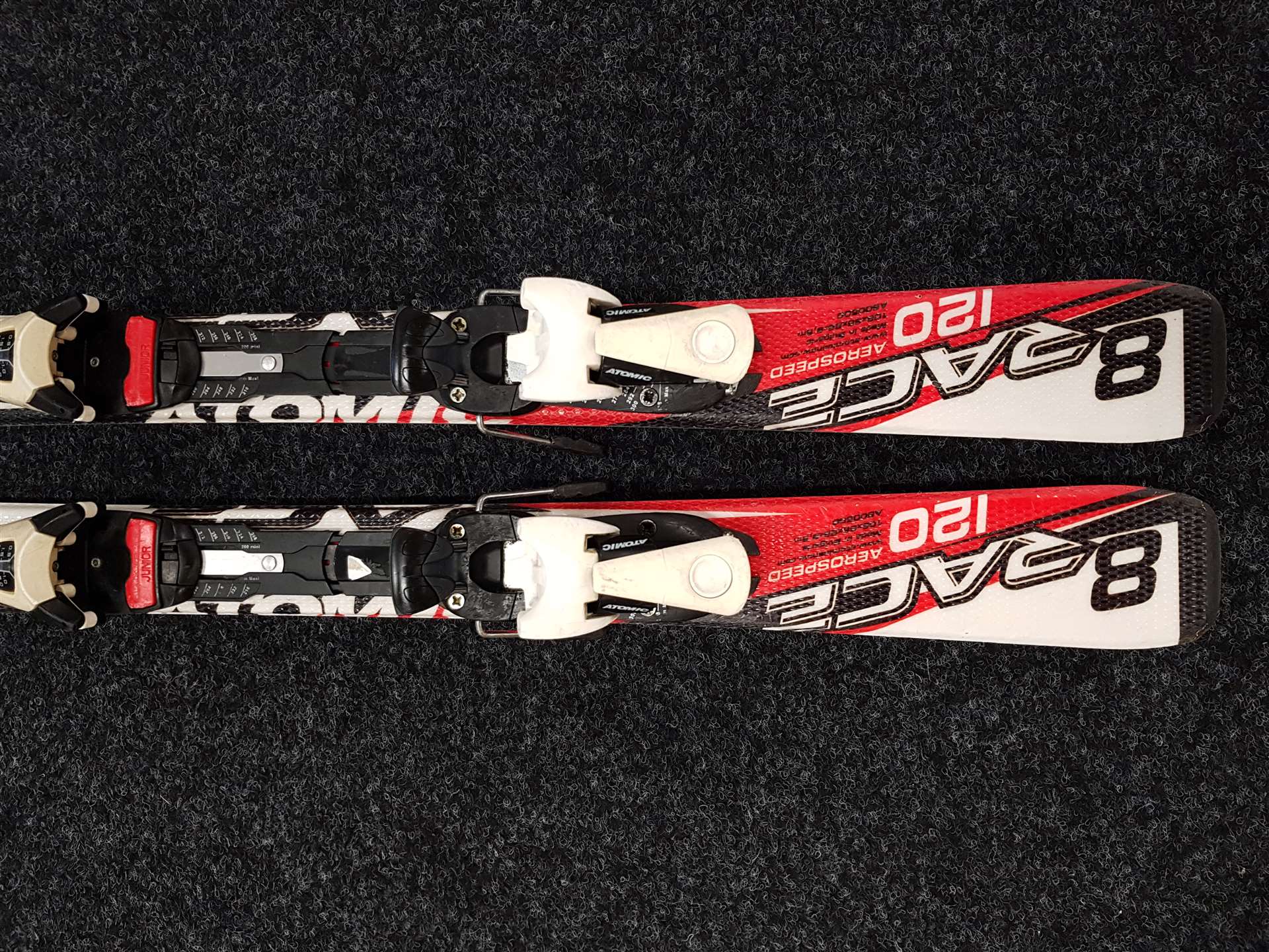 Gebrauchte Atomic Race 8 Ski + Atomic Evox Bindungen