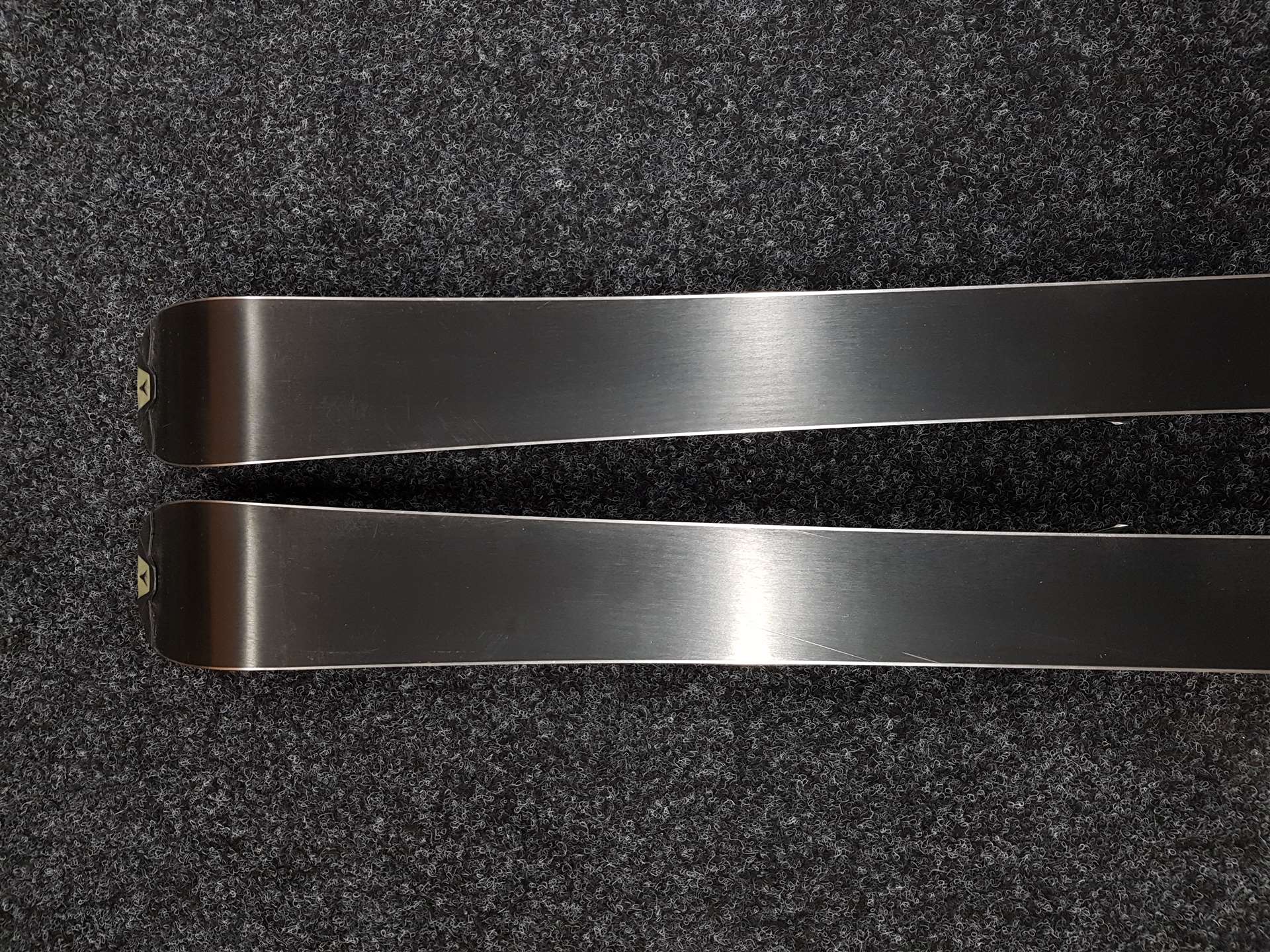 Gebrauchte Atomic Race 8 Ski + Atomic Evox Bindungen