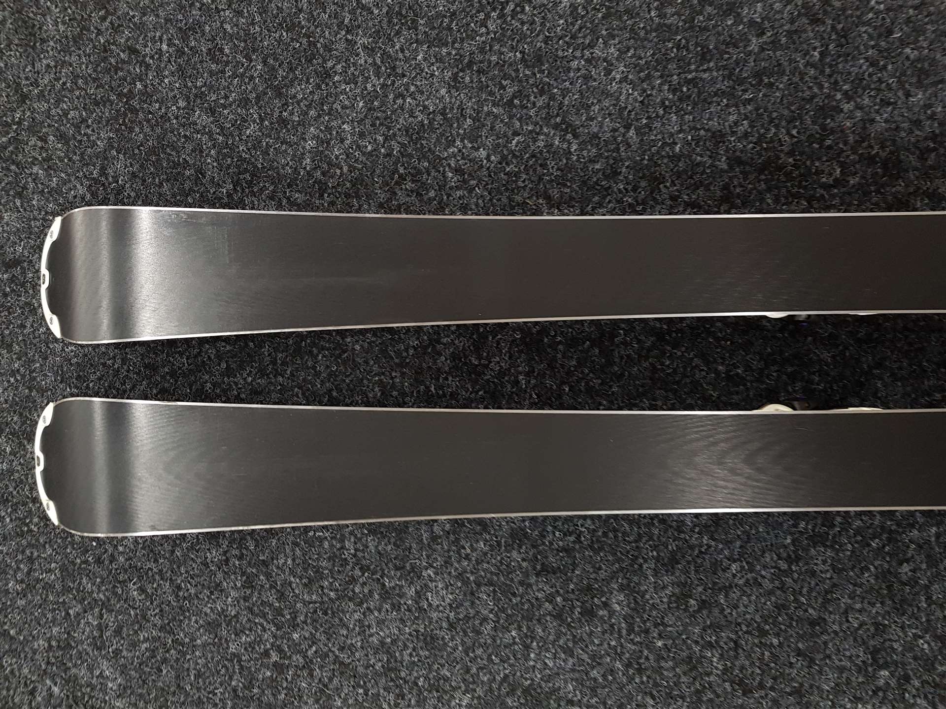 Použité lyže VOLKL Adora + vázání Marker Motion 10.0