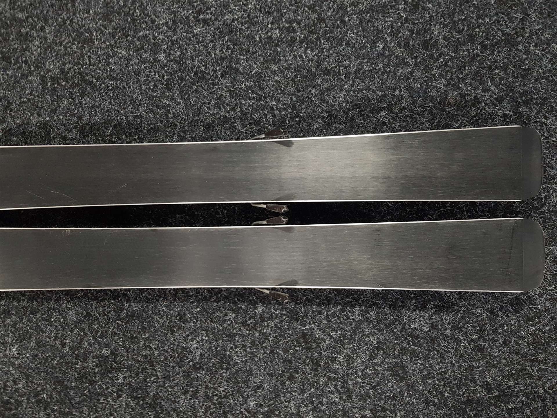 Použité detské lyže ROSSIGNOL FC Bayern München + viazanie Rossignol Comp kid 2,