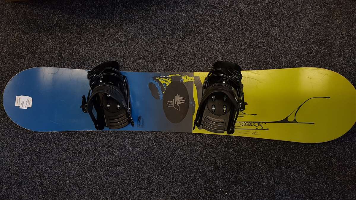 Bazárový snowboard F2 Scream