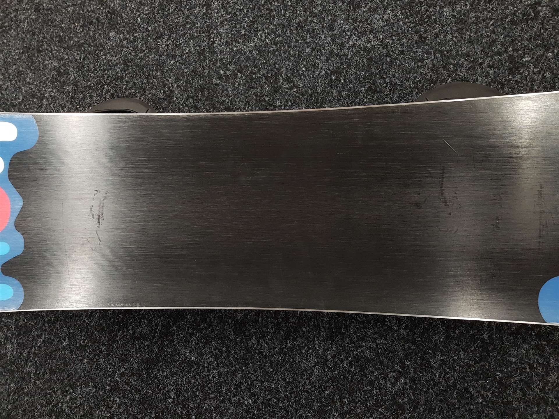 Použitý snowboard SALOMON EL Capitan + viazanie Head veľkosť M junior - nové