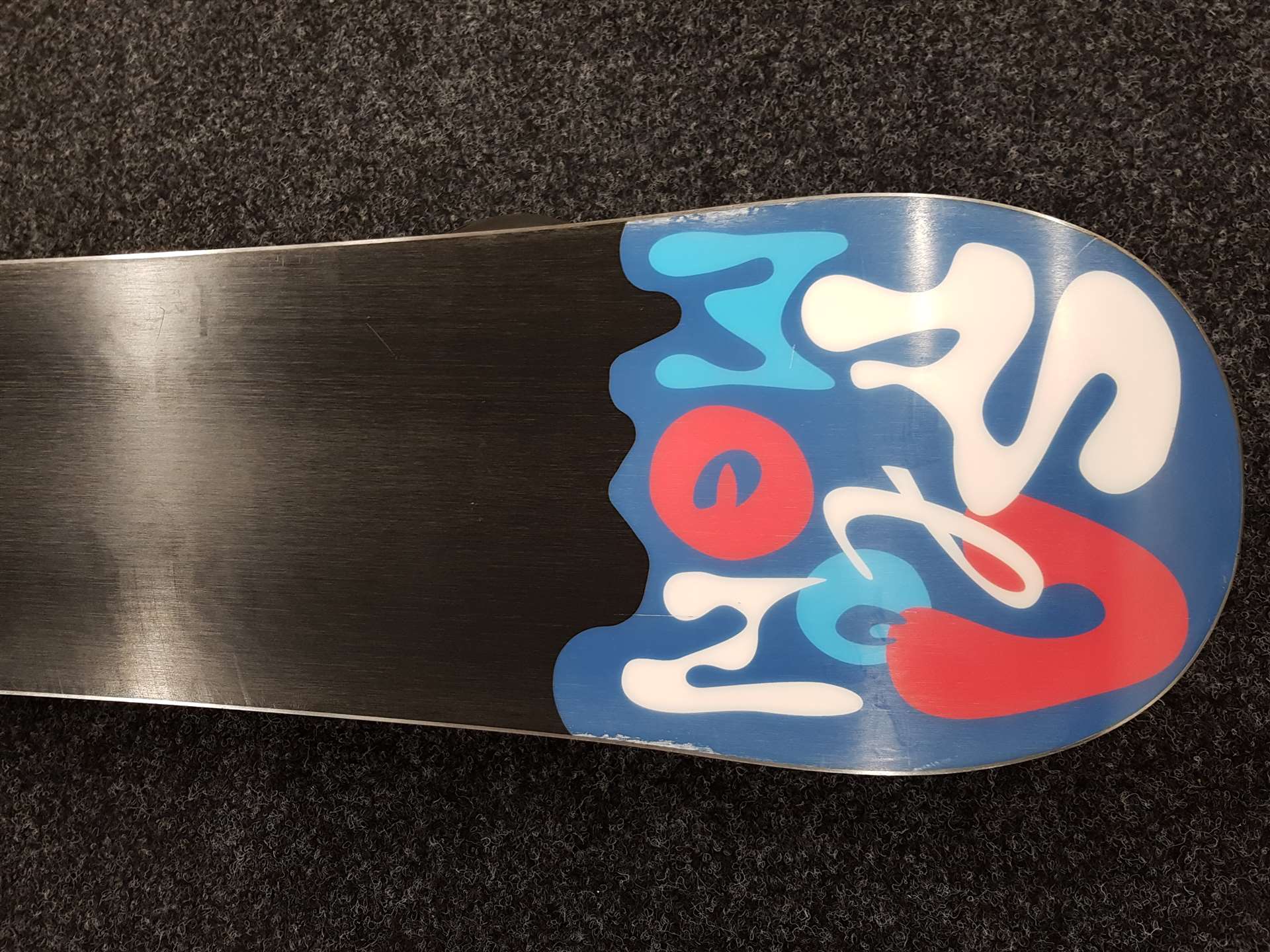 Použitý snowboard SALOMON EL Capitan + viazanie Head veľkosť M junior - nové