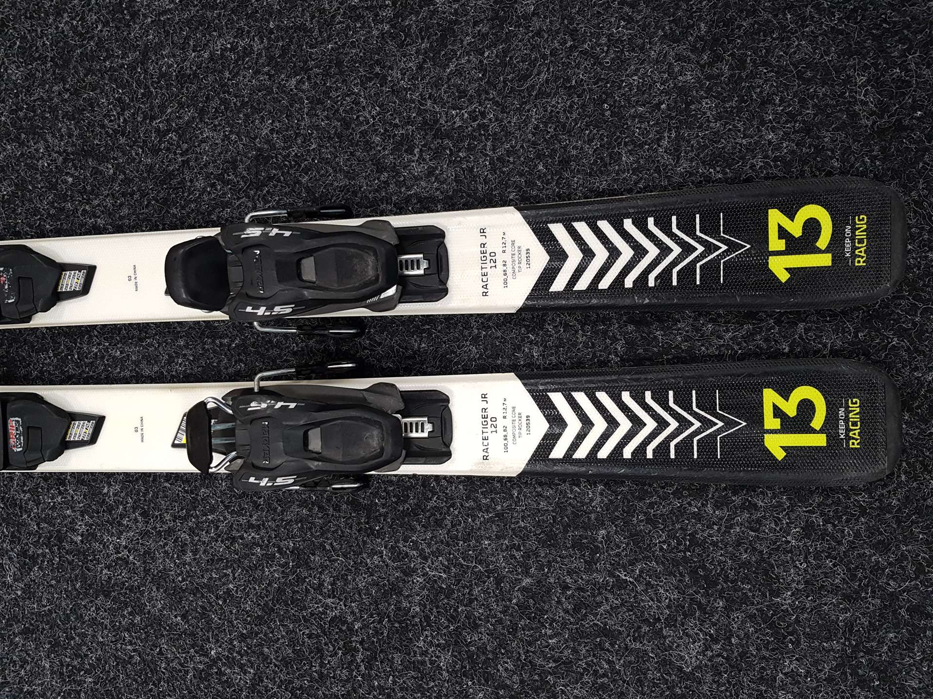 Použité detské lyže VOLKL Racetiger + viazanie Marker 4.5