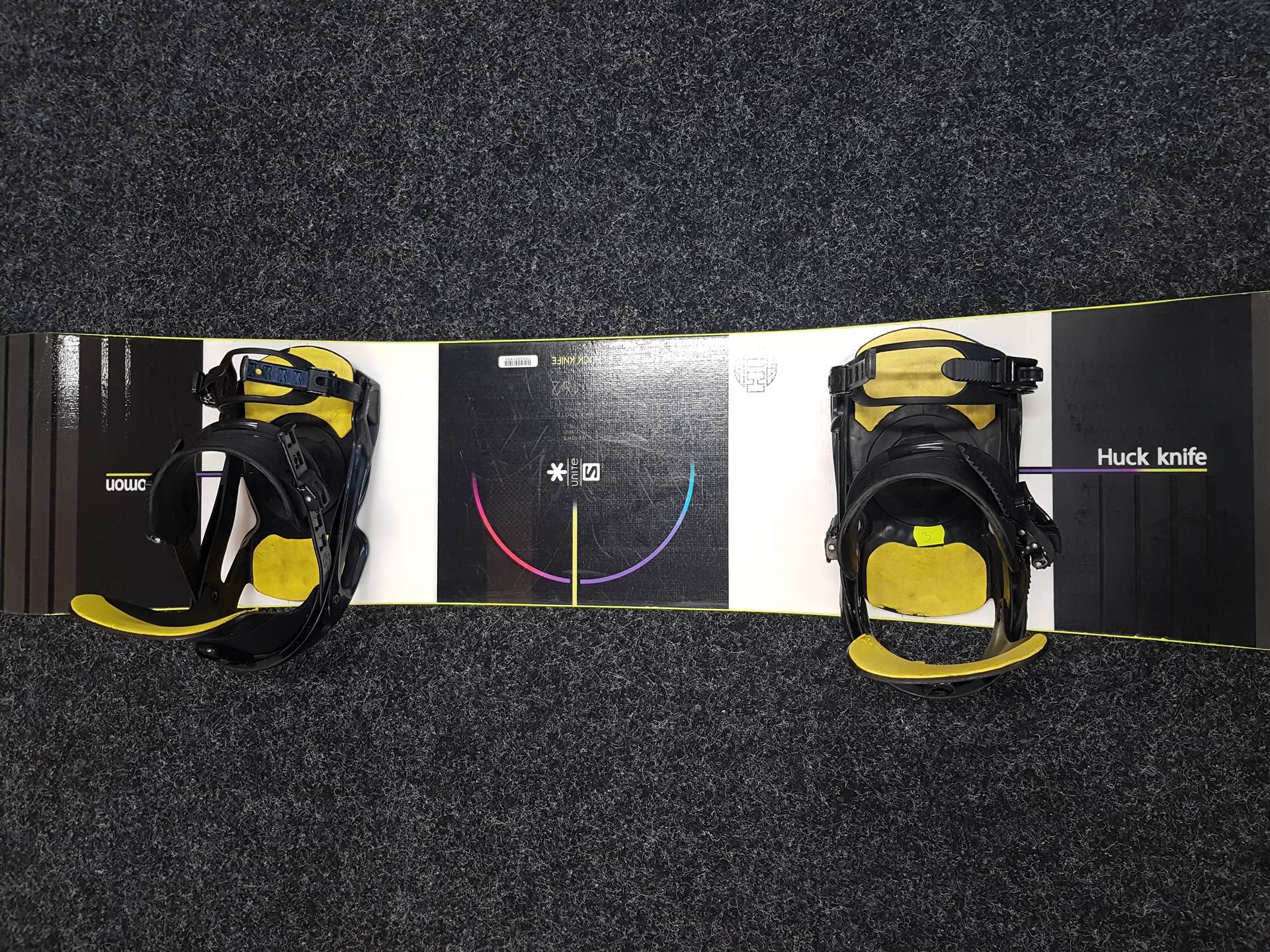Použitý snowboard SALOMON Huck Knife + vázání Salomon velikost L