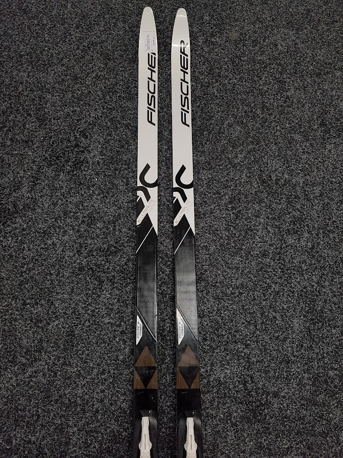 Bazarové běžecké lyže Fischer XC Ultralite Crown + NNN vázání Fischer. 