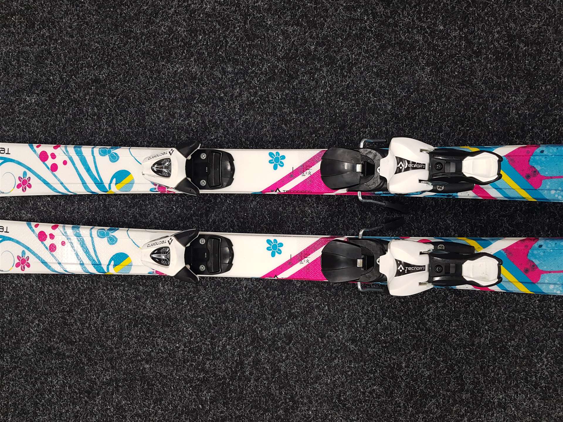 Rabljene dječje skije TECNOPRO Sweety + vezovi Tecnopro TL 7.5