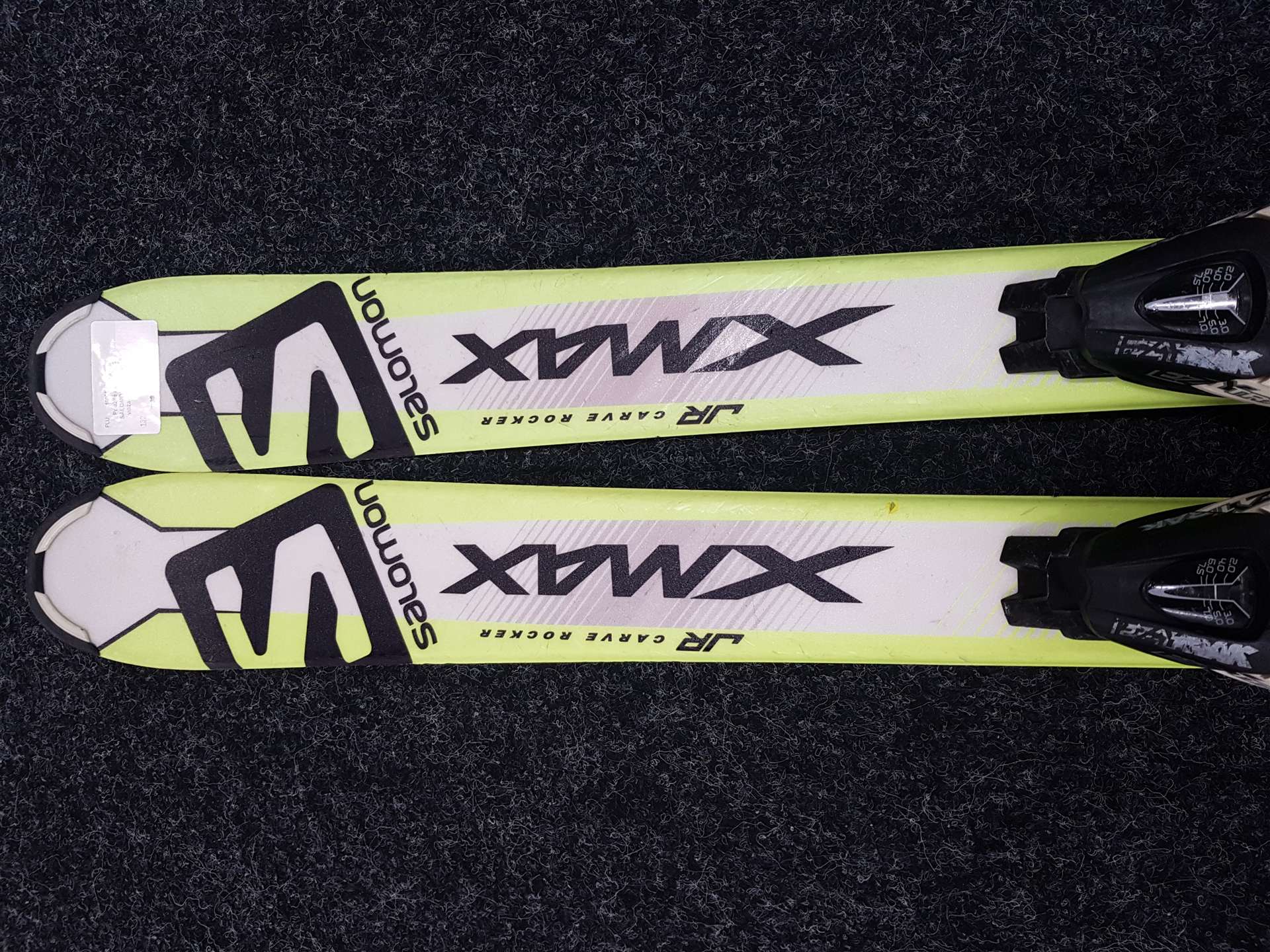 Esquís infantiles usados SALOMON XMAX JR + fijaciones Ezytrak 7.5