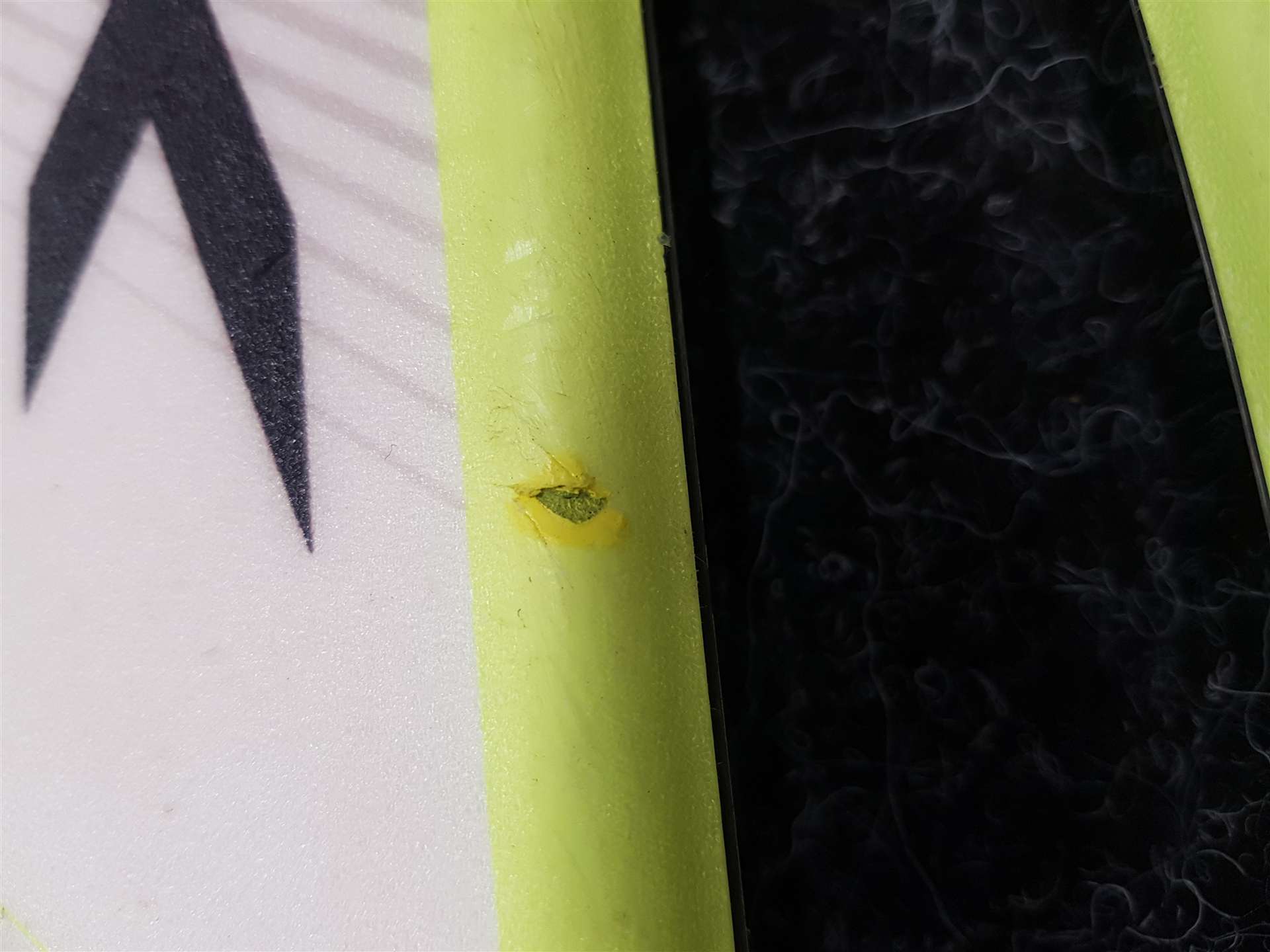 Esquís infantiles usados SALOMON XMAX JR + fijaciones Ezytrak 7.5