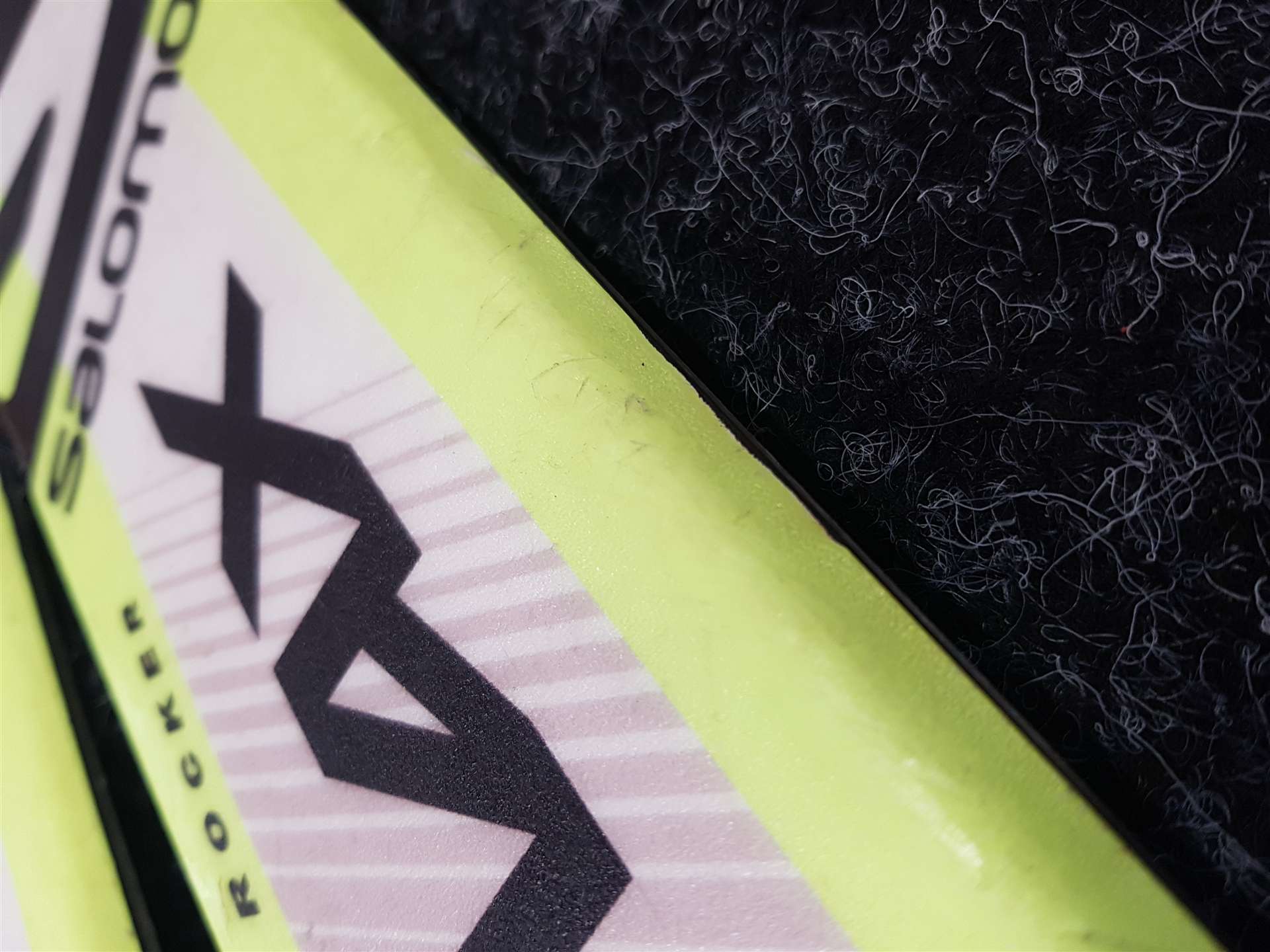 Esquís infantiles usados SALOMON XMAX JR + fijaciones Ezytrak 7.5