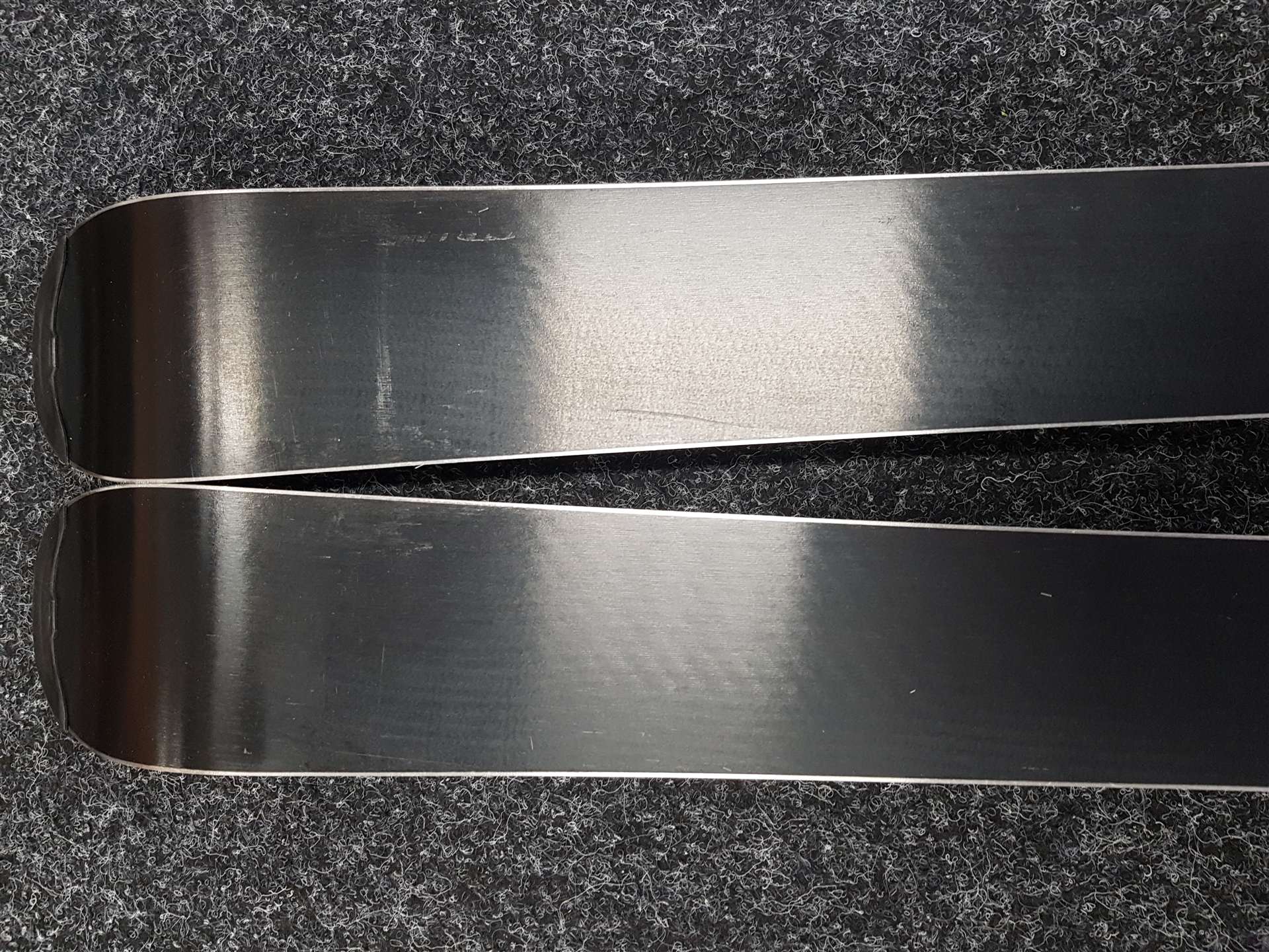 Esquís infantiles usados SALOMON XMAX JR + fijaciones Ezytrak 7.5